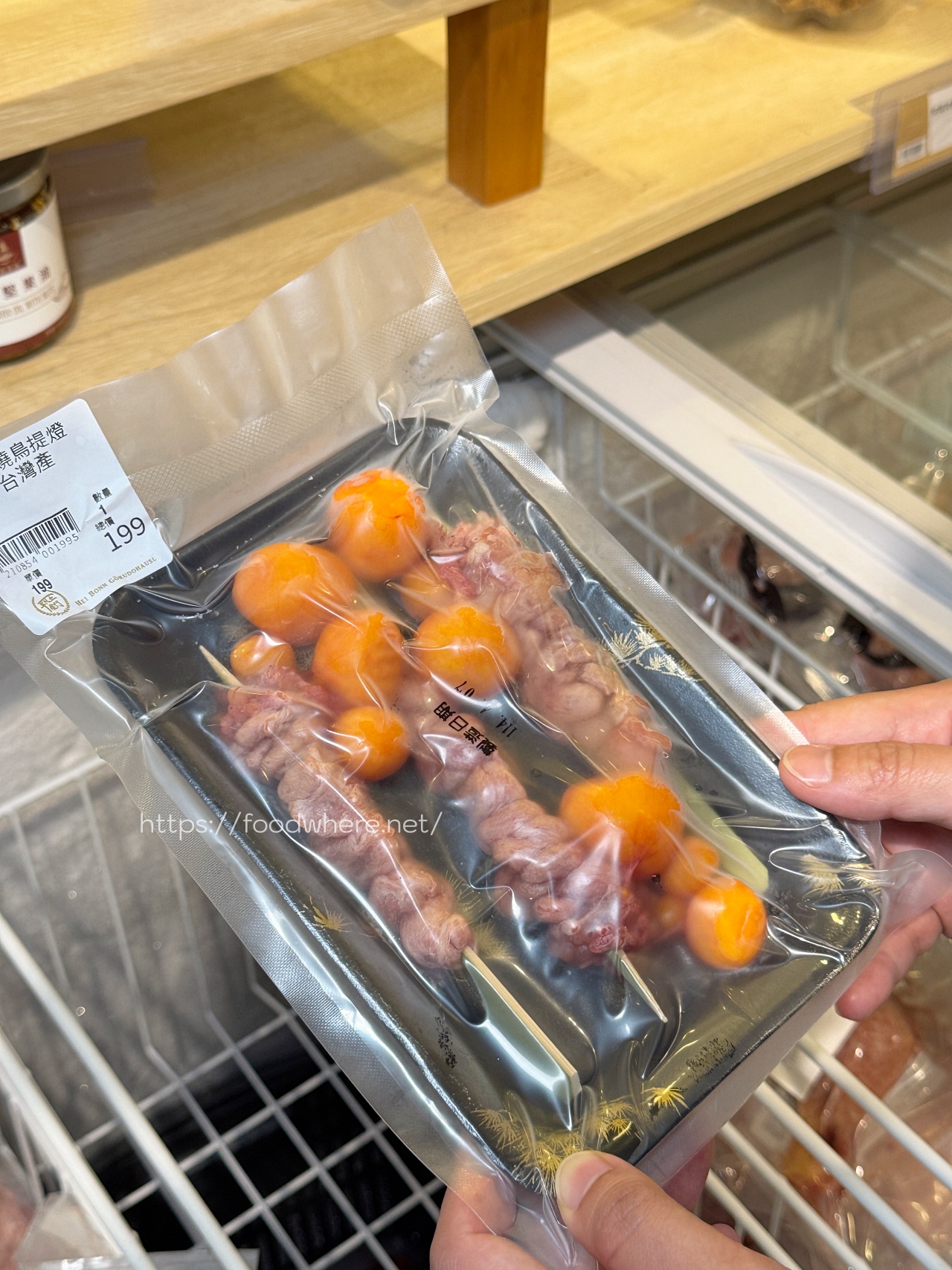 高雄生鮮超市推薦《平凡五金行》聚餐寶藏店！免費代客料理、世界頂級肉品、活體海鮮選擇多 @高雄美食底對