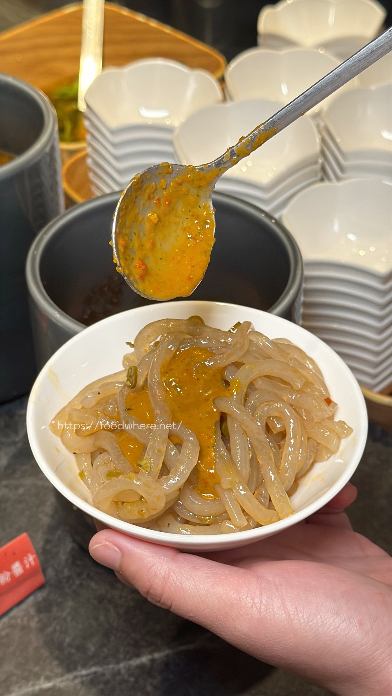 （有放菜單）高雄最美鍋物店《無同麻辣鍋物》 奶油蒜蓉蝦仁雜炊，超強甜點收尾每一道都能吃出儀式感 @高雄美食底對