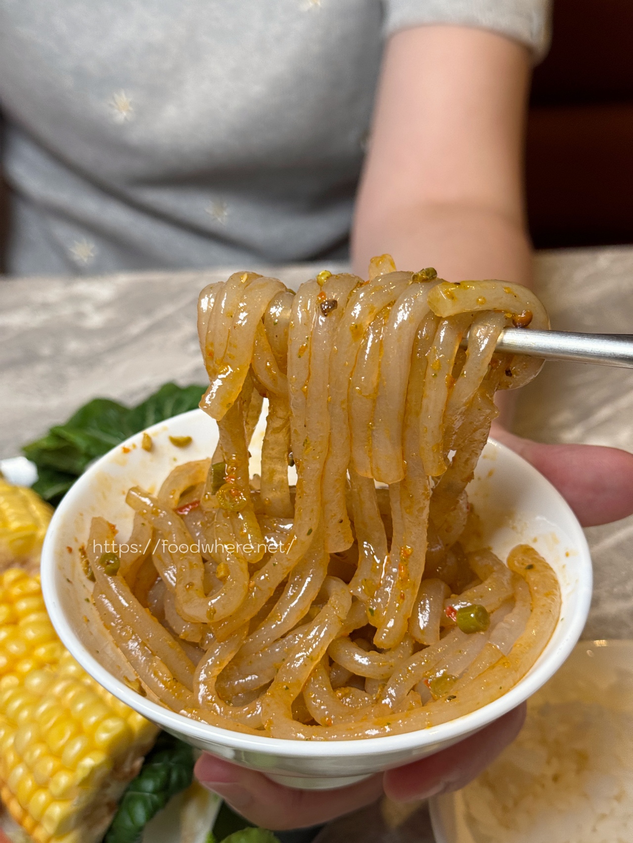 （有放菜單）高雄最美鍋物店《無同麻辣鍋物》 奶油蒜蓉蝦仁雜炊，超強甜點收尾每一道都能吃出儀式感 @高雄美食底對