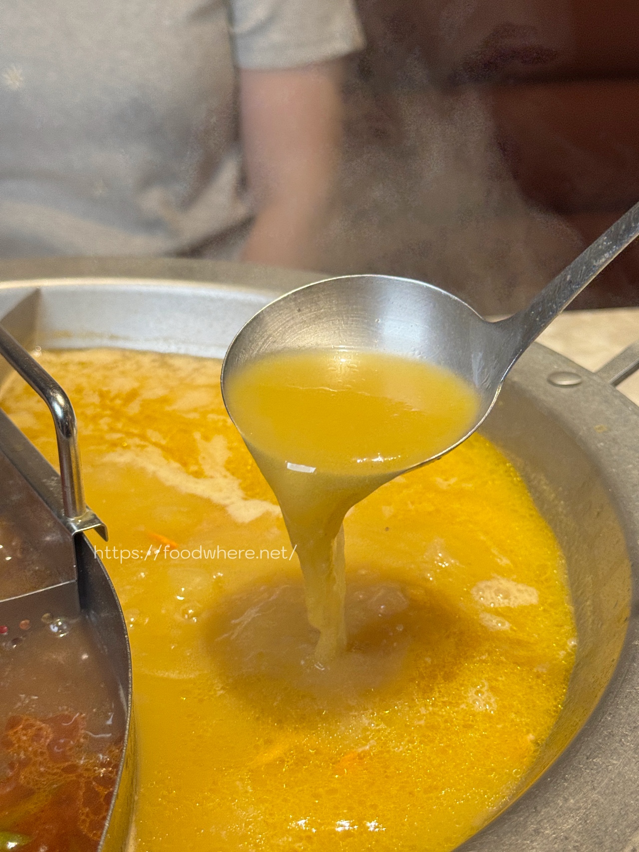 （有放菜單）高雄最美鍋物店《無同麻辣鍋物》 奶油蒜蓉蝦仁雜炊，超強甜點收尾每一道都能吃出儀式感 @高雄美食底對