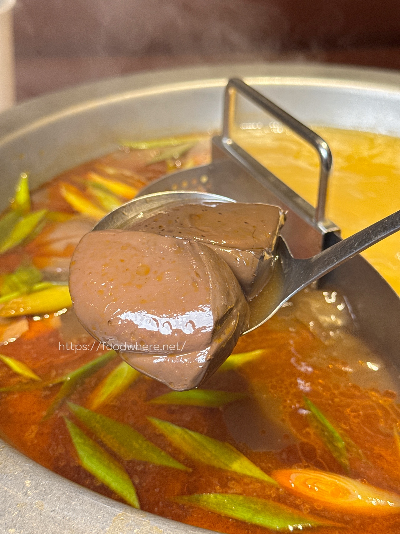 （有放菜單）高雄最美鍋物店《無同麻辣鍋物》 奶油蒜蓉蝦仁雜炊，超強甜點收尾每一道都能吃出儀式感 @高雄美食底對