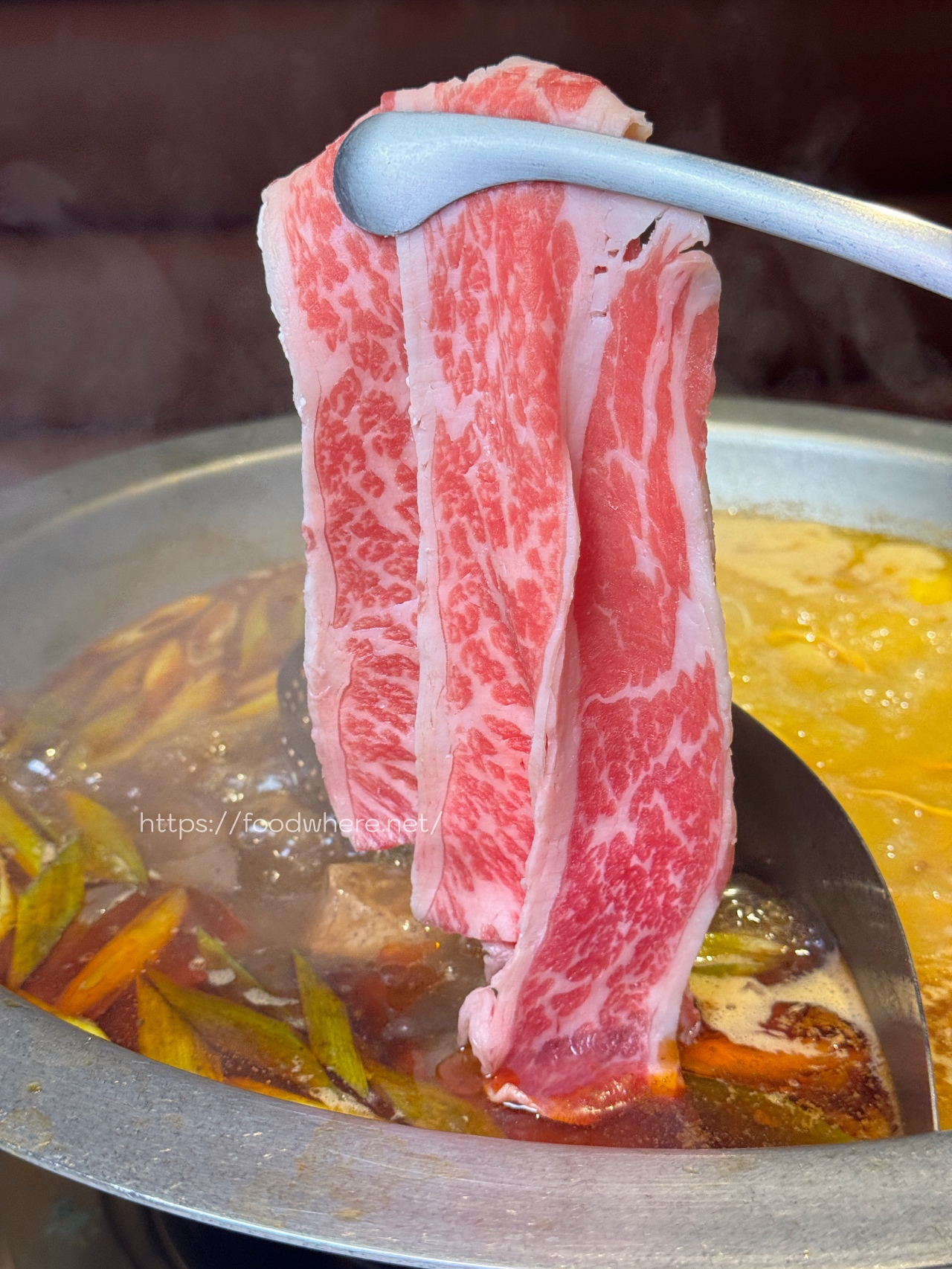 （有放菜單）高雄最美鍋物店《無同麻辣鍋物》 奶油蒜蓉蝦仁雜炊，超強甜點收尾每一道都能吃出儀式感 @高雄美食底對