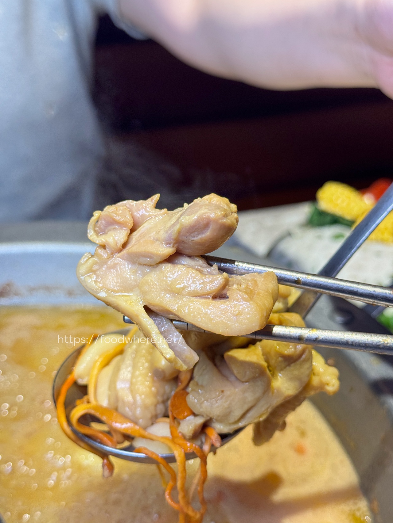 （有放菜單）高雄最美鍋物店《無同麻辣鍋物》 奶油蒜蓉蝦仁雜炊，超強甜點收尾每一道都能吃出儀式感 @高雄美食底對