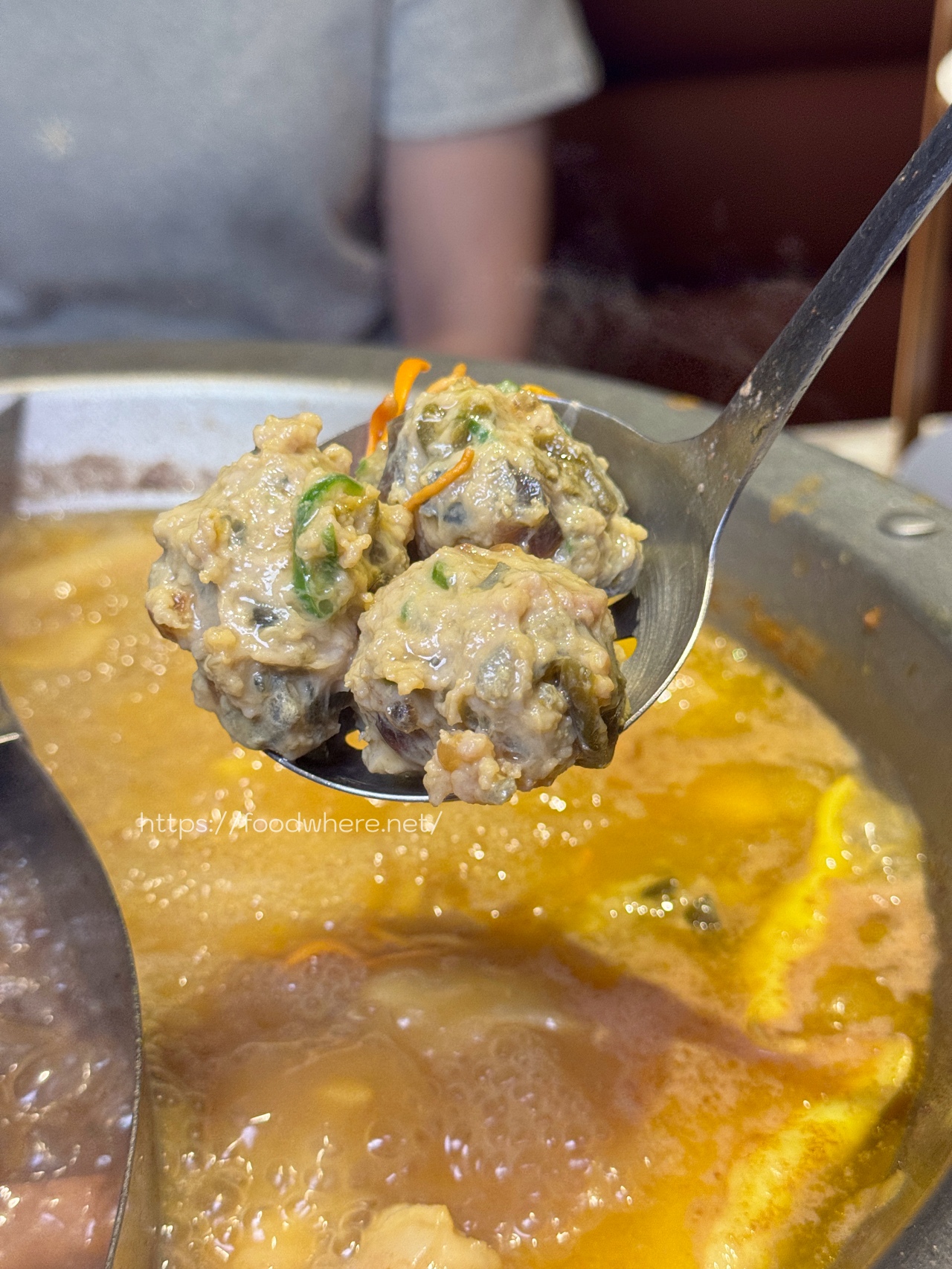 （有放菜單）高雄最美鍋物店《無同麻辣鍋物》 奶油蒜蓉蝦仁雜炊，超強甜點收尾每一道都能吃出儀式感 @高雄美食底對