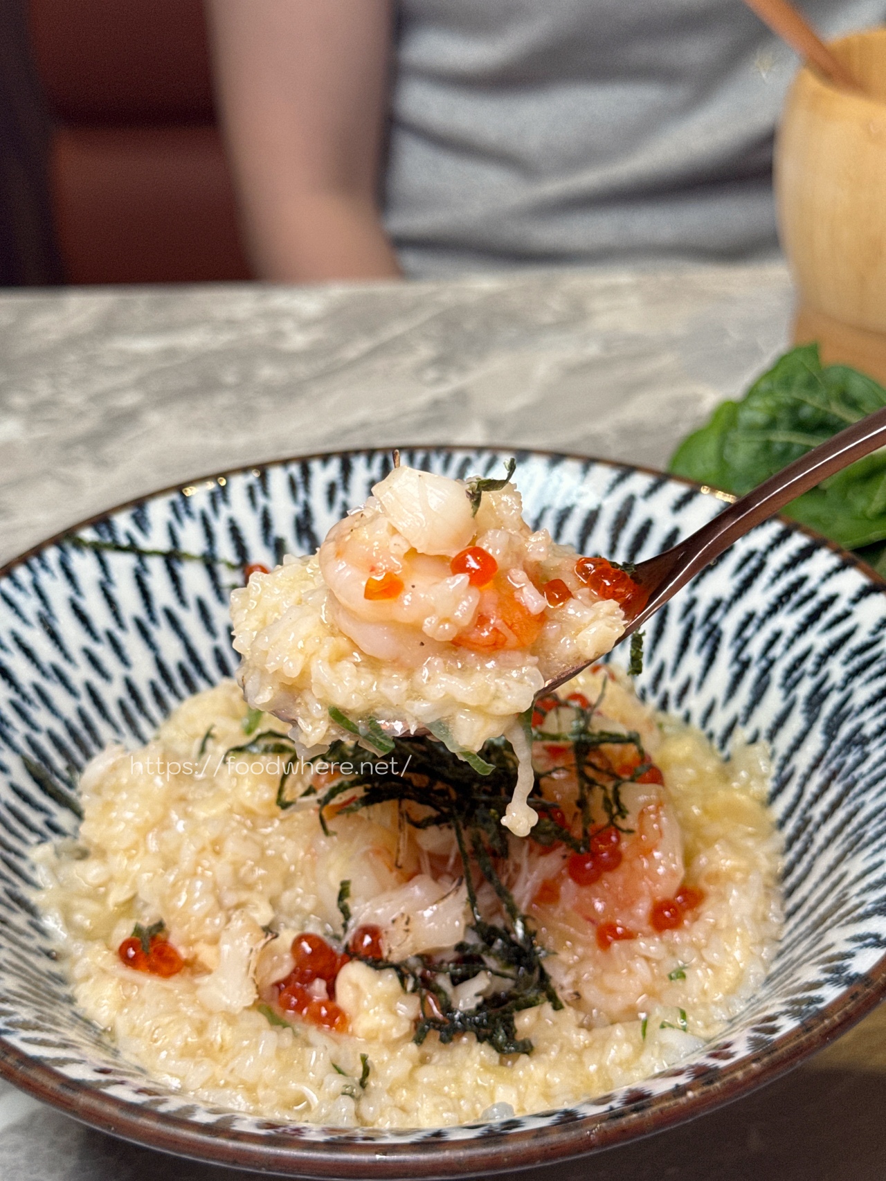 （有放菜單）高雄最美鍋物店《無同麻辣鍋物》 奶油蒜蓉蝦仁雜炊，超強甜點收尾每一道都能吃出儀式感 @高雄美食底對