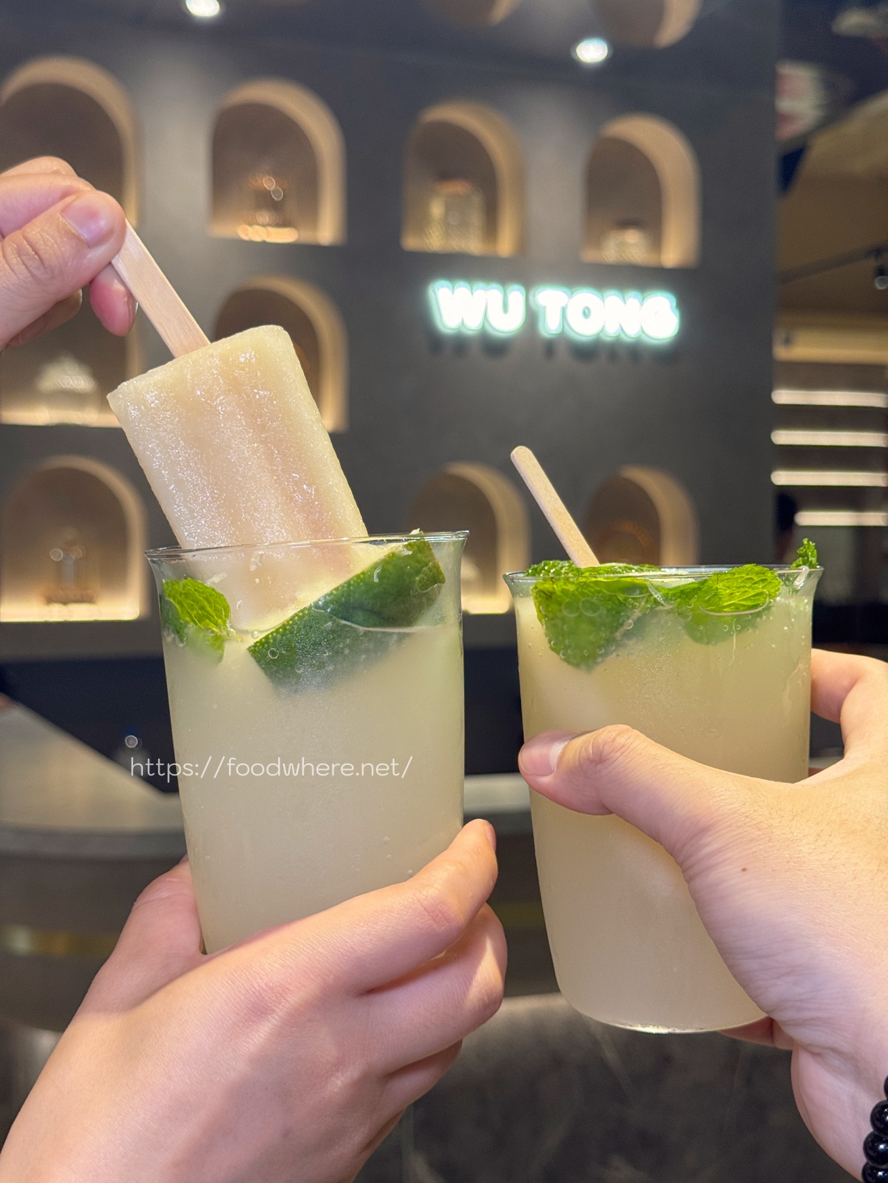 （有放菜單）高雄最美鍋物店《無同麻辣鍋物》 奶油蒜蓉蝦仁雜炊，超強甜點收尾每一道都能吃出儀式感 @高雄美食底對