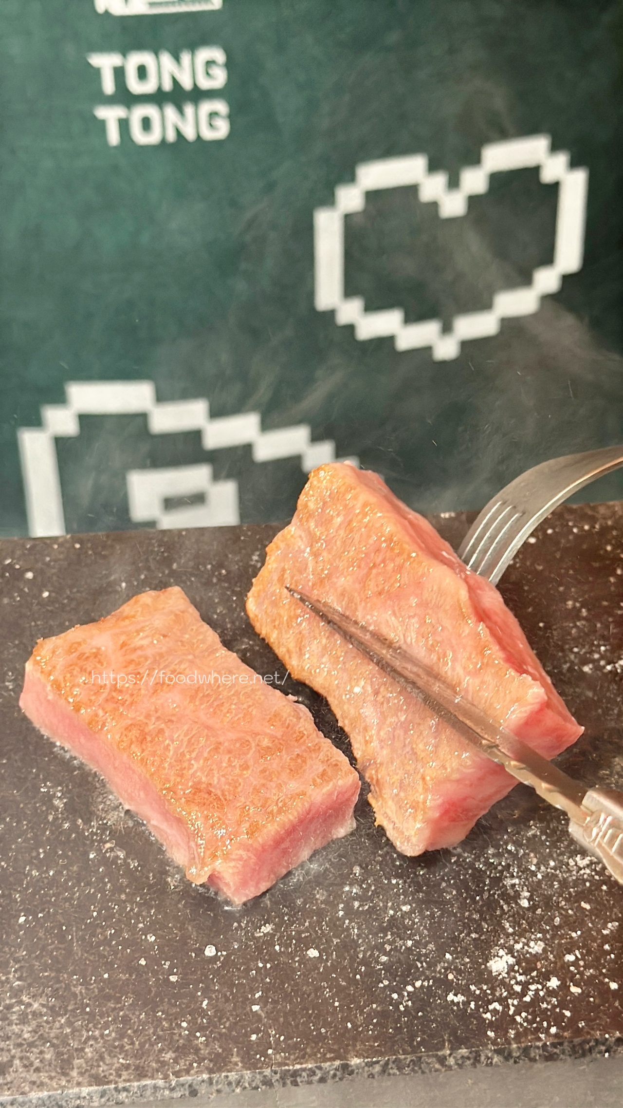 （有菜單）高雄楠梓最猛岩燒牛排！《犝犝燄牛排館》豪華雙人海陸組合開箱 楠梓美食 楠梓牛排 @高雄美食底對
