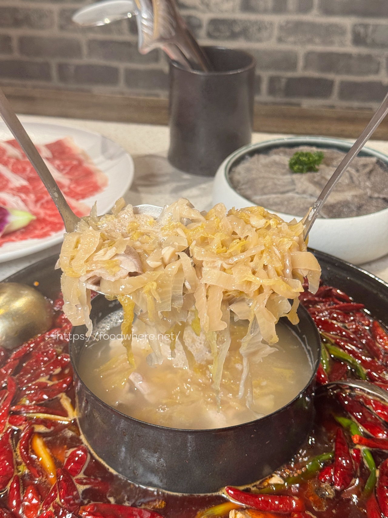 高雄新店《老重慶麻辣火鍋》中央公園旁的道地重慶麻辣火鍋 @高雄美食底對