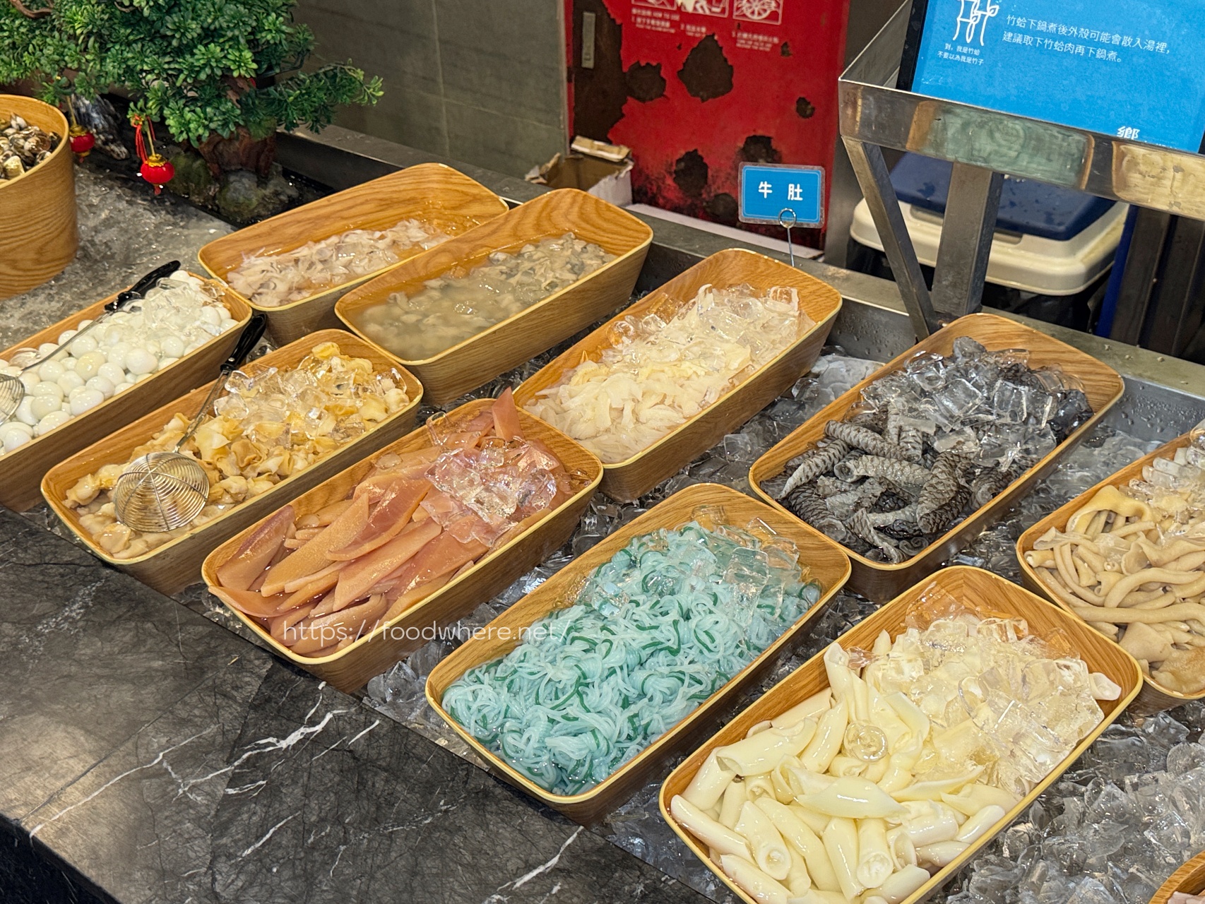 （多圖）高雄麻辣火鍋天花板《饗麻饗辣明誠旗艦店》夏季芒果甜點狂炸！不怕你吃 @高雄美食底對
