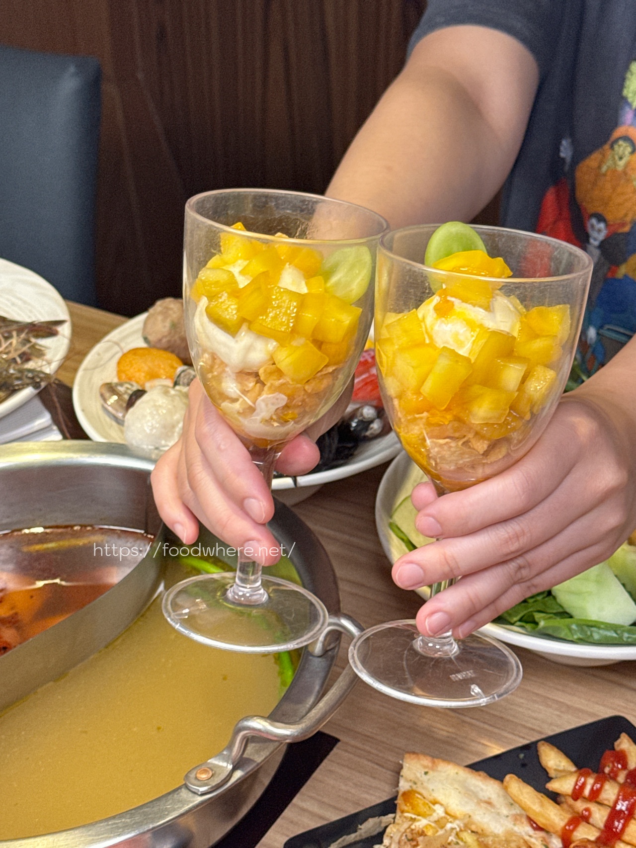 （多圖）高雄麻辣火鍋天花板《饗麻饗辣明誠旗艦店》夏季芒果甜點狂炸！不怕你吃 @高雄美食底對