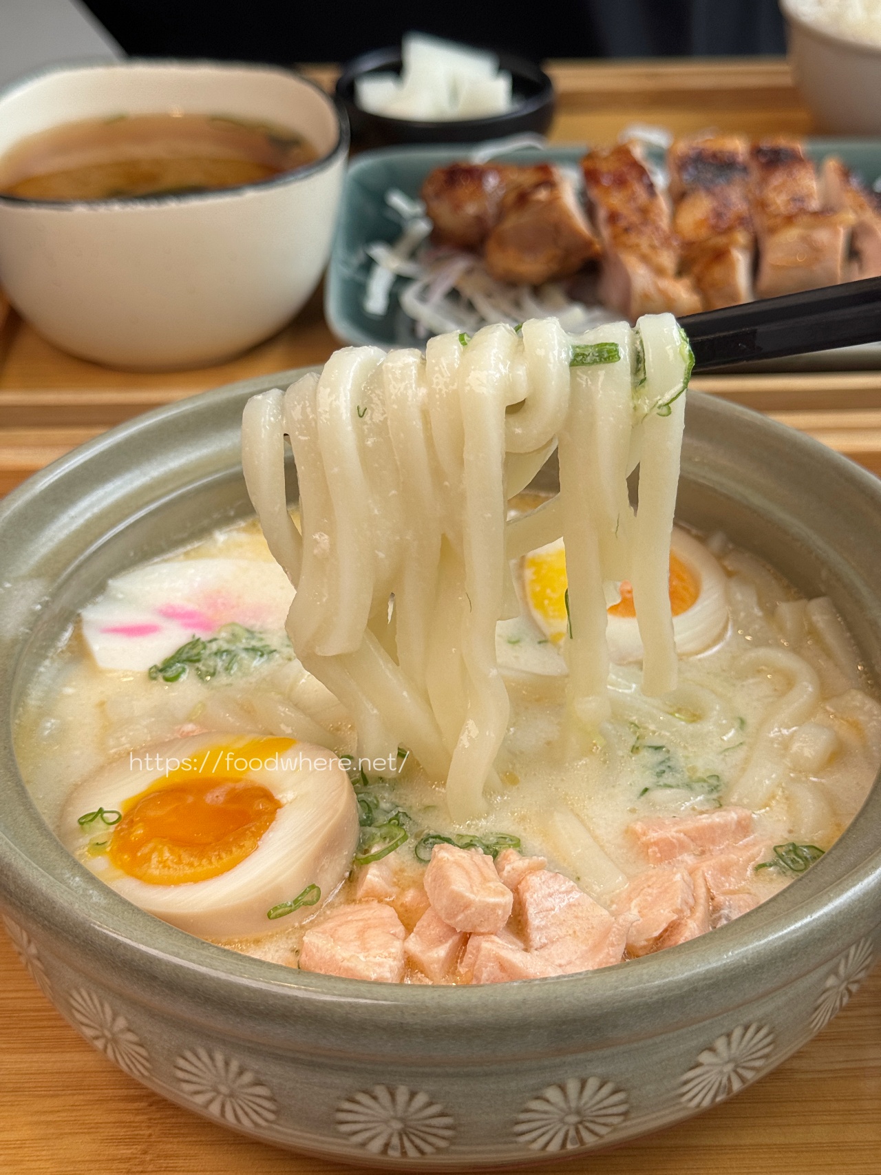 (有菜單)高雄美術館旁日式定食推薦《沐映参食》香蒸鱸魚、魚骨熬煮的鮭魚湯烏龍 @高雄美食底對