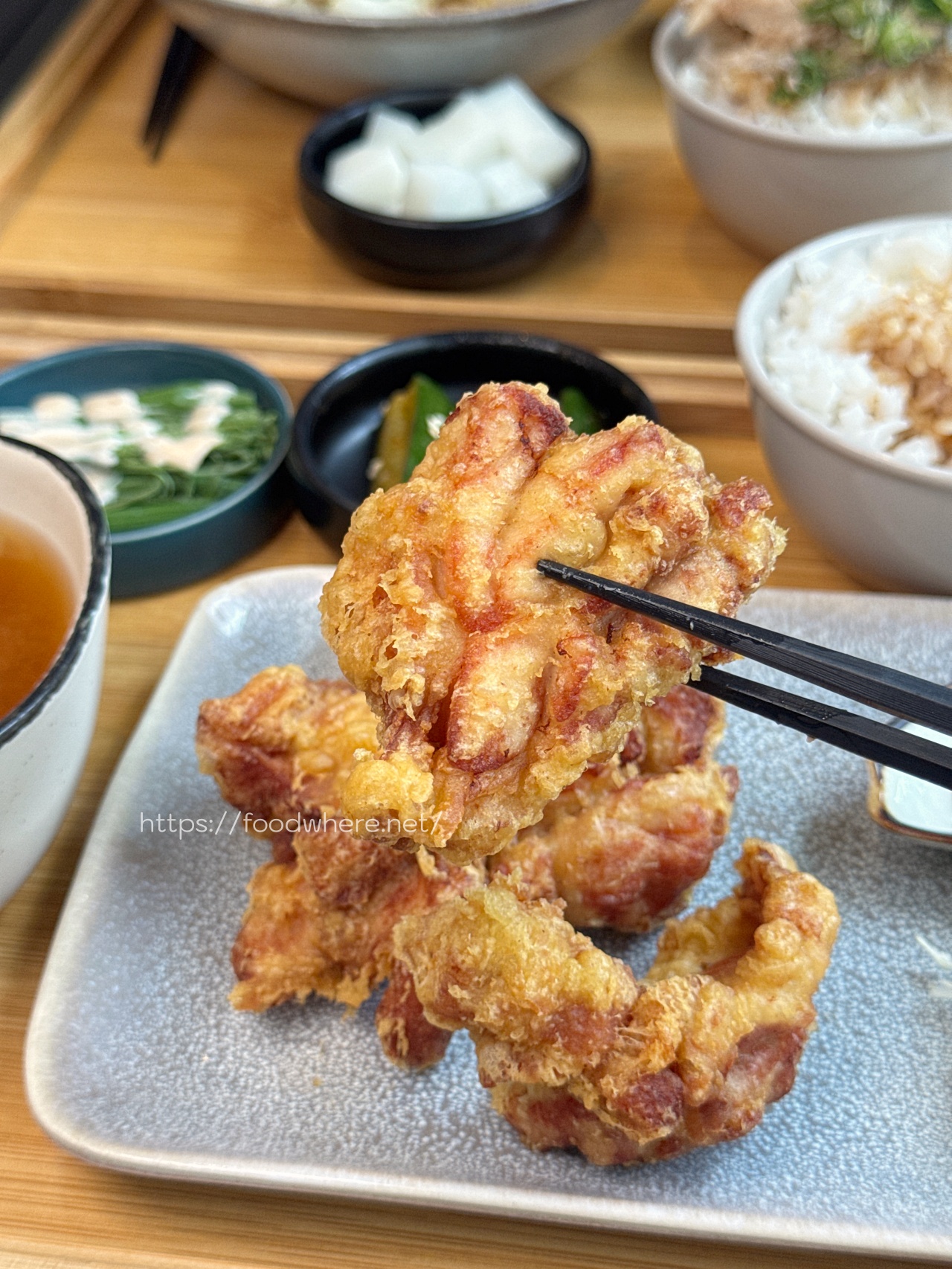 (有菜單)高雄美術館旁日式定食推薦《沐映参食》香蒸鱸魚、魚骨熬煮的鮭魚湯烏龍 @高雄美食底對