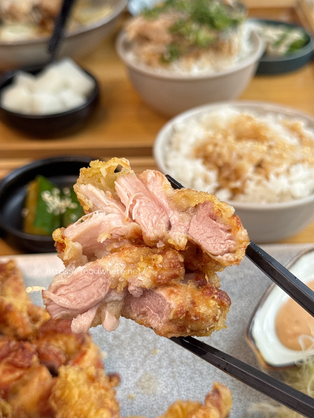 (有菜單)高雄美術館旁日式定食推薦《沐映参食》香蒸鱸魚、魚骨熬煮的鮭魚湯烏龍 @高雄美食底對