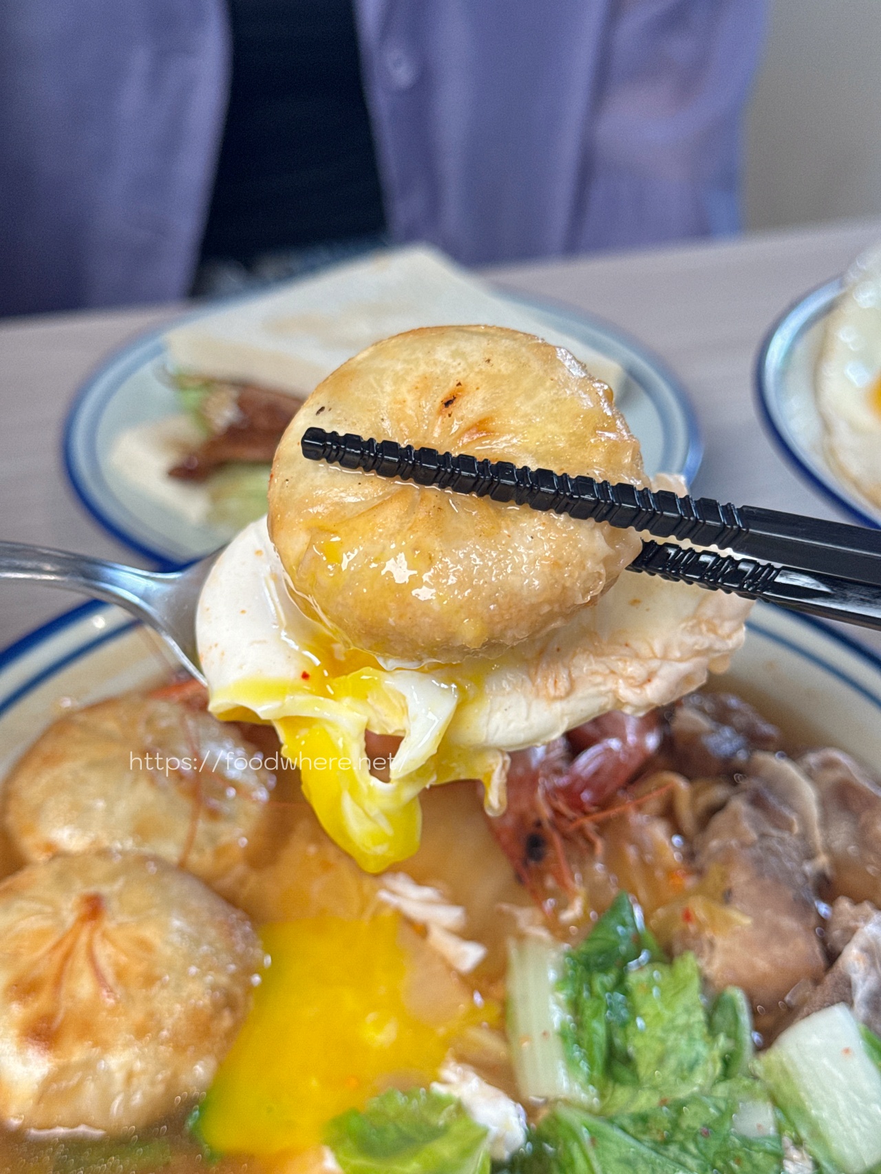 高雄宵夜必吃《日月私饗 》炮彈鍋燒、酥皮蛋餅、漂浮紅茶通通來一份 王昆仲公園店 博愛店 @高雄美食底對