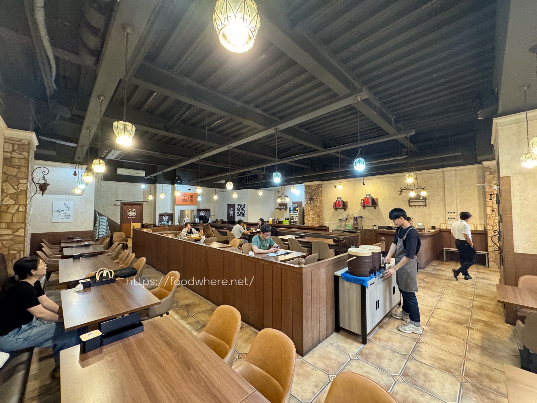 河堤社區也能吃到辦桌等級中式定食《金貴中式料理》糖醋松鼠魚、剝皮辣椒雞湯都驚艷 @高雄美食底對