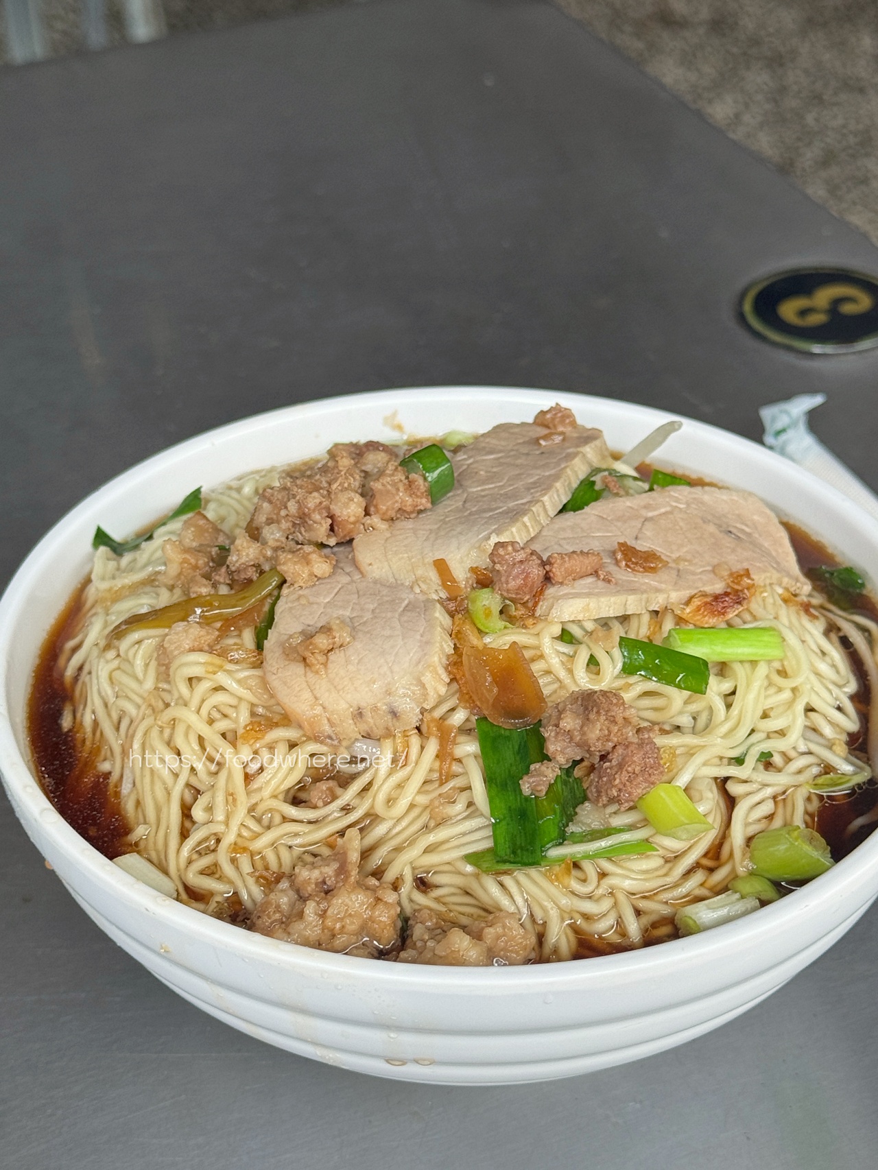 高雄最可怕的麵店！高雄人來這一碗飽到隔天『家家麵館』前鎮美食、高雄大碗麵、高雄平價麵店 @高雄美食底對