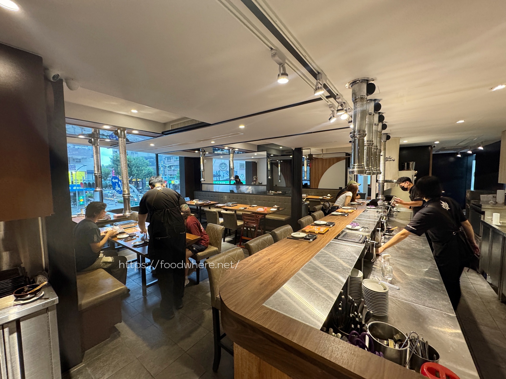 （完整菜單）最強左營燒肉餐酒館《UNCLE SHAWN》專人桌邊代烤，包廂訂位聚餐首選，燒肉、日料、酒水一次到位！ @高雄美食底對