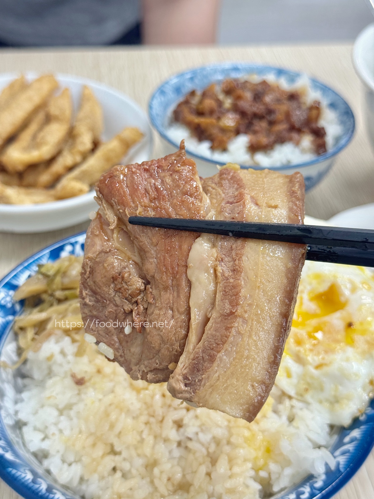 （有菜單）高雄三民區肉燥飯推薦《黎記肉燥飯》肥瘦黃金比例的黑金肉燥飯 @高雄美食底對