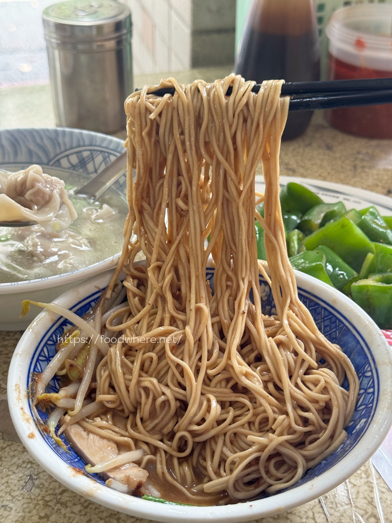 高雄必吃陽春麵《文璋陽春麵》老字號沙茶麻將麵的迷人滋味 @高雄美食底對