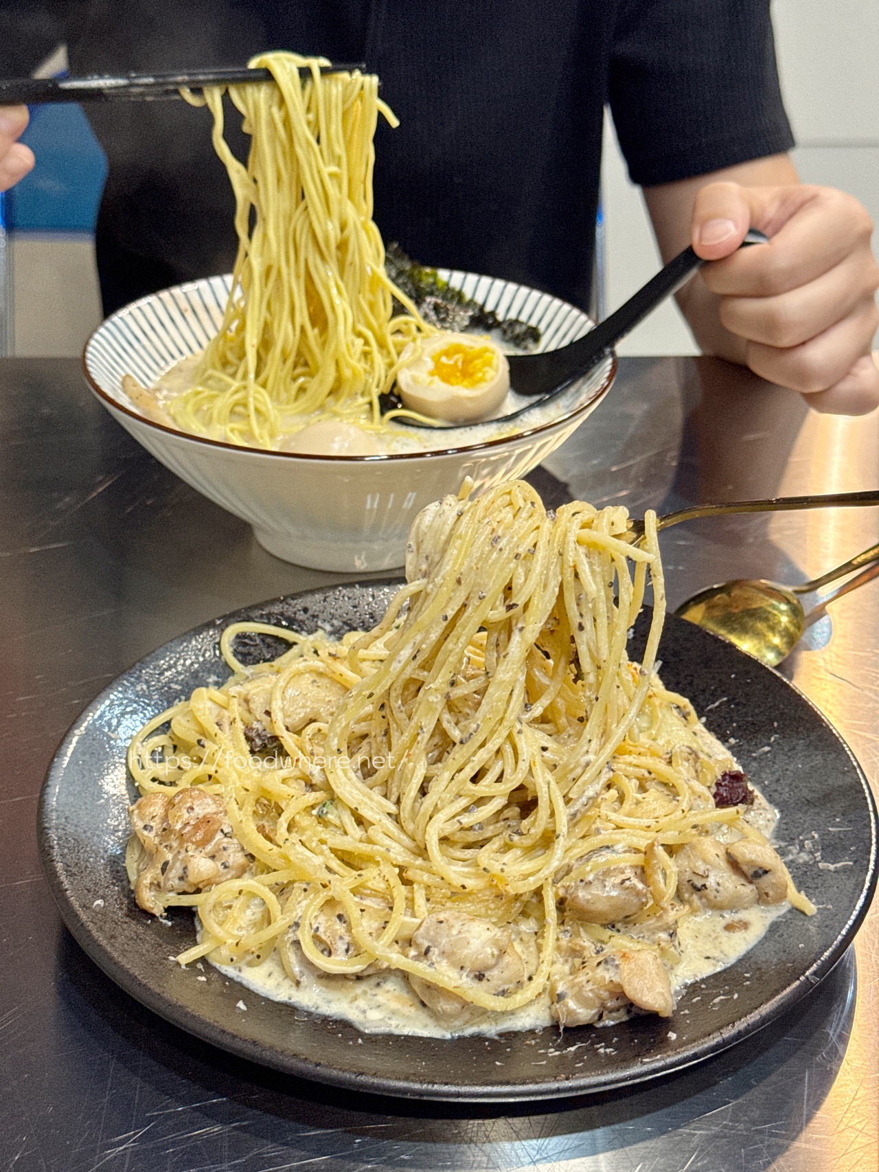 高雄深夜美食《今喜拉麵俱樂部》義大利麵x拉麵一次滿足！開到凌晨2點的潮系夜貓子天堂 @高雄美食底對