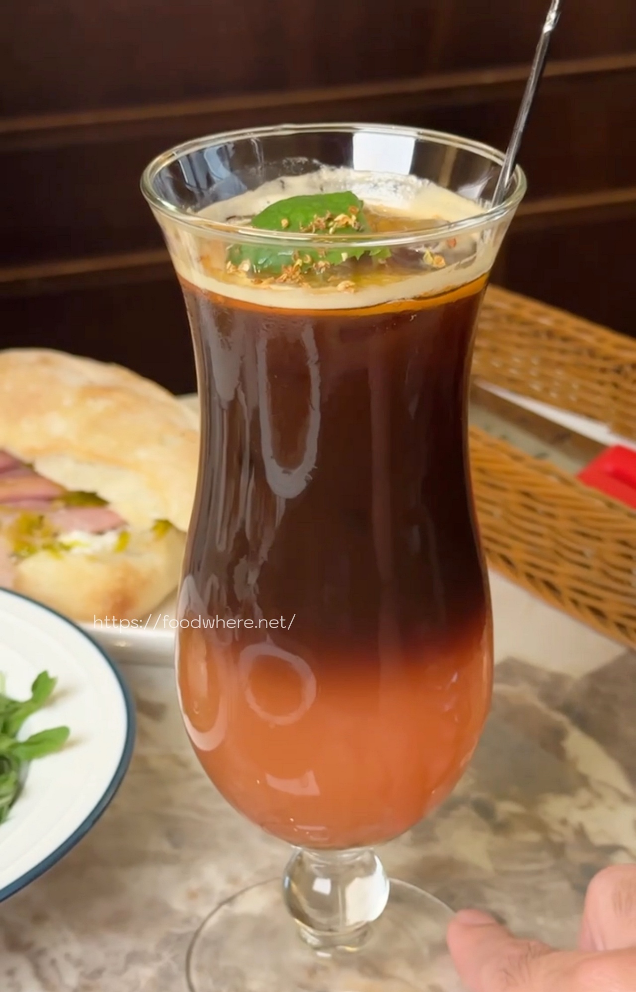 （有放菜單）高雄文化中心必訪《巴索托咖啡館 Bassotto Caffè》經典義大利菜 可頌 咖啡推薦 @高雄美食底對