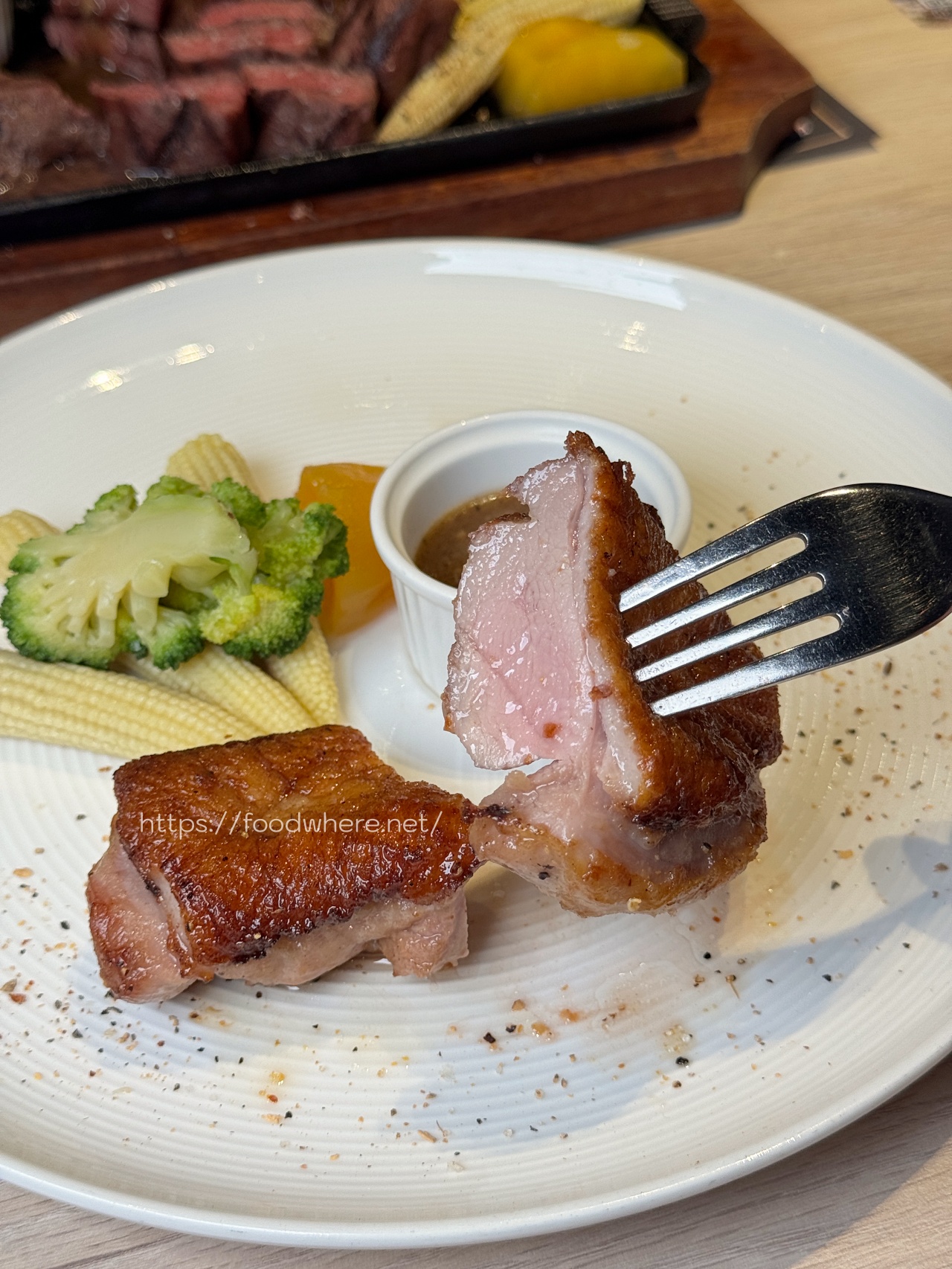 高雄楠梓牛排館《瀧厚濕式炙燒熟成牛排》點櫻桃鴨胸贈送三樣單點菜色 @高雄美食底對