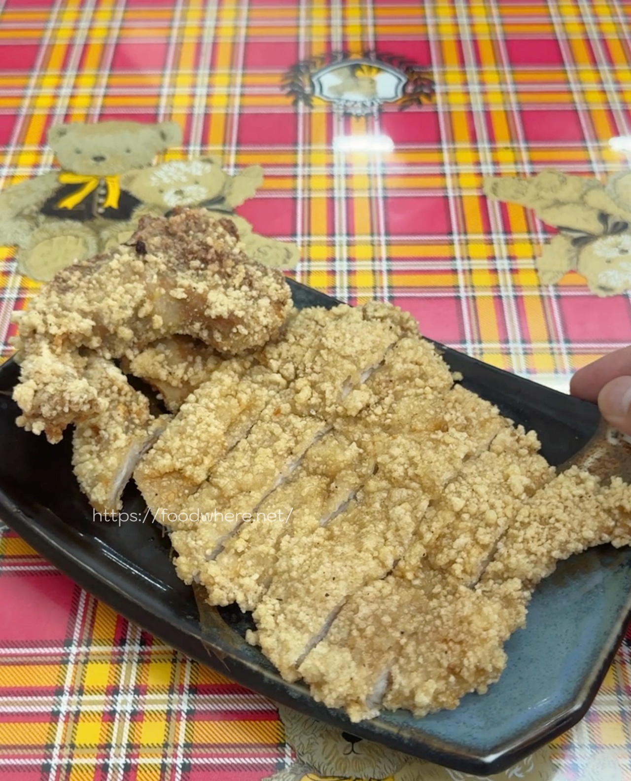 （有放菜單）高雄必吃餛飩《巨揚餛飩》網友激推的超大餛飩、麻辣炒手與必點炸排骨 @高雄美食底對