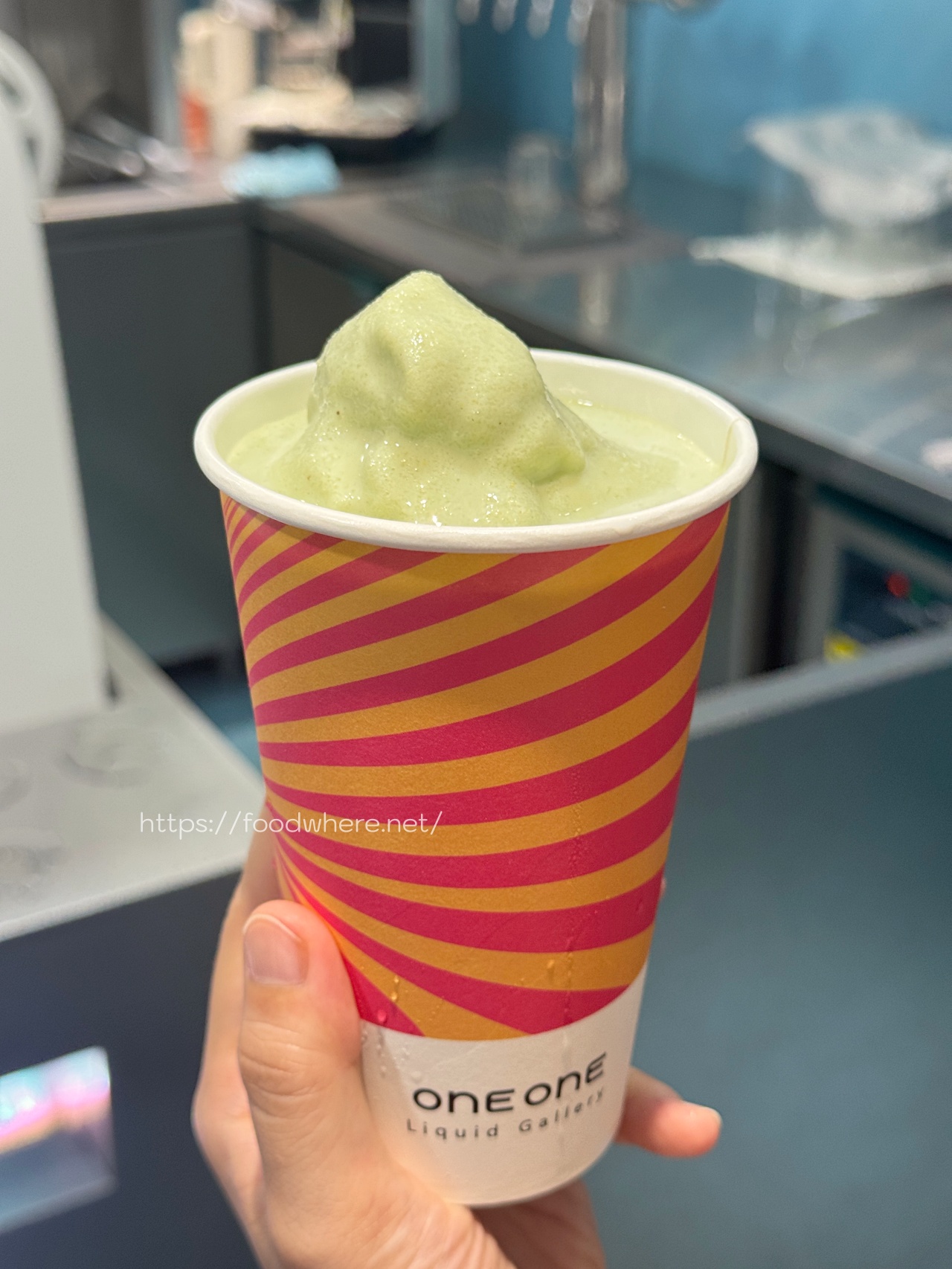 高雄首家奶昔專賣《萬萬液廊 One One Liquid Gallery》美式霓虹感的新開奶昔藝廊 @高雄美食底對