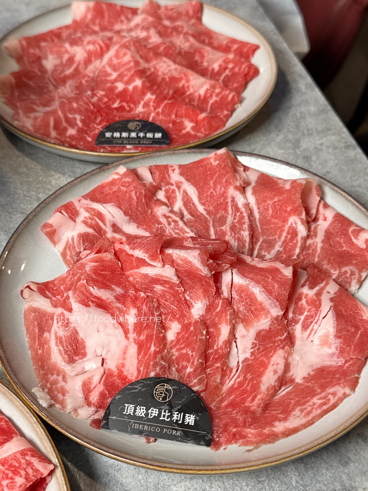 你真的要來吃一次才懂《貳堂鍋物》讓我我甘願放棄自助菜吧吃到飽，超強獨家鍋底及不務正業甜點 @高雄美食底對