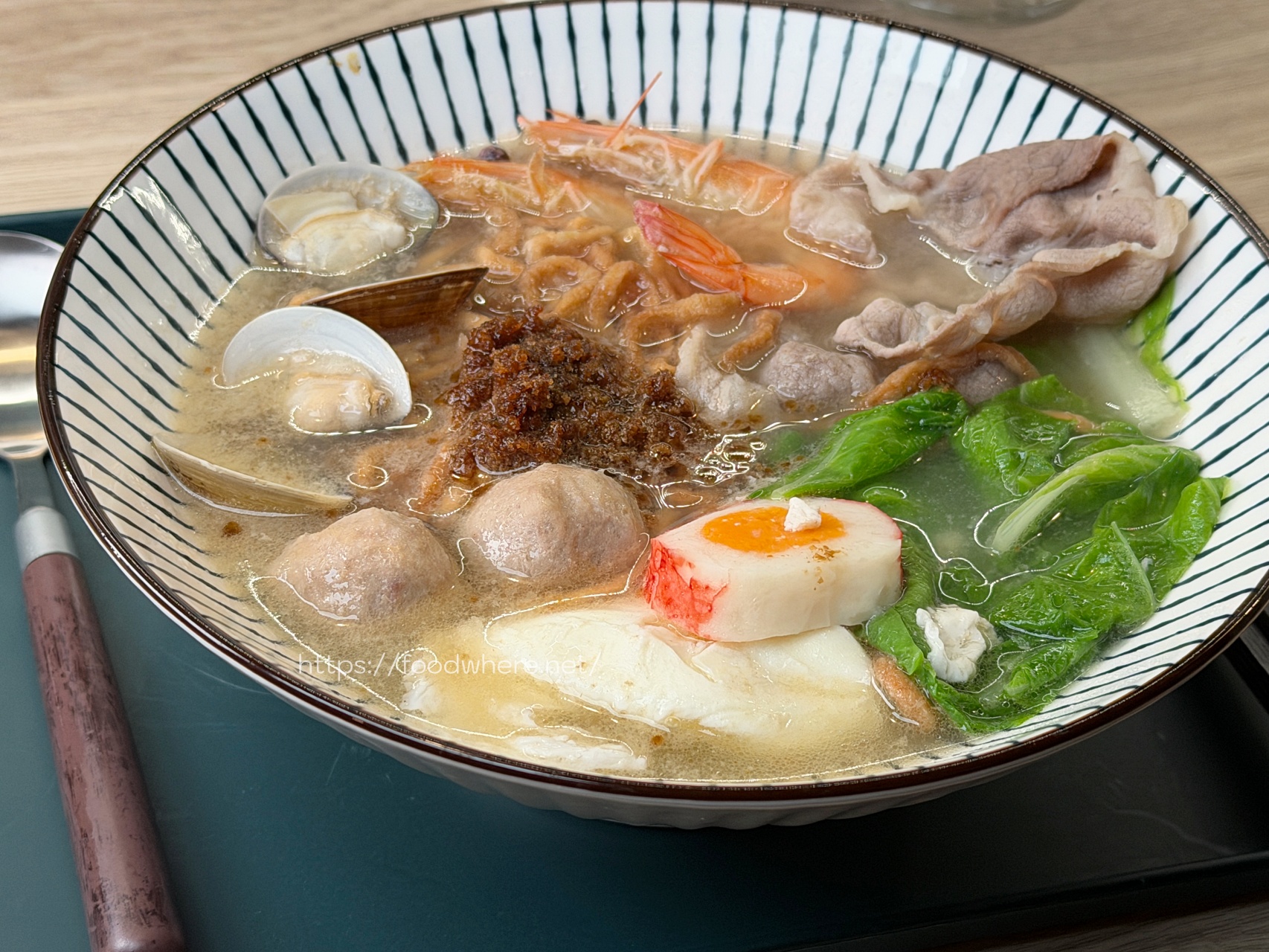 （有菜單）高雄巷弄裡的懷舊系冰果室《巷口日和》鍋燒意麵、香蕉冰紅茶、雪花冰、香蕉清冰一次滿足 @高雄美食底對