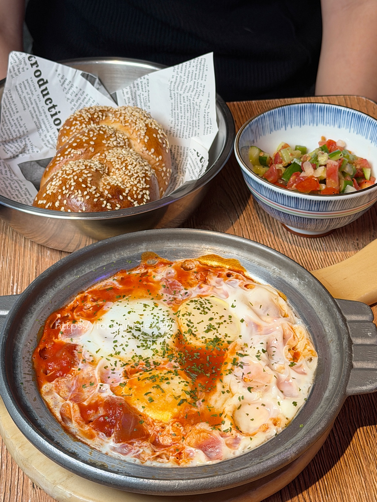 (有放菜單)瑞豐夜市附近異國料理!難得的以色列料理《LORACORLO》鷹嘴豆泥、番茄燉蛋 @高雄美食底對 (有放菜單)瑞豐夜市附近異國料理!難得的以色列料理《LORACORLO》鷹嘴豆泥、番茄燉蛋 @高雄美食底對