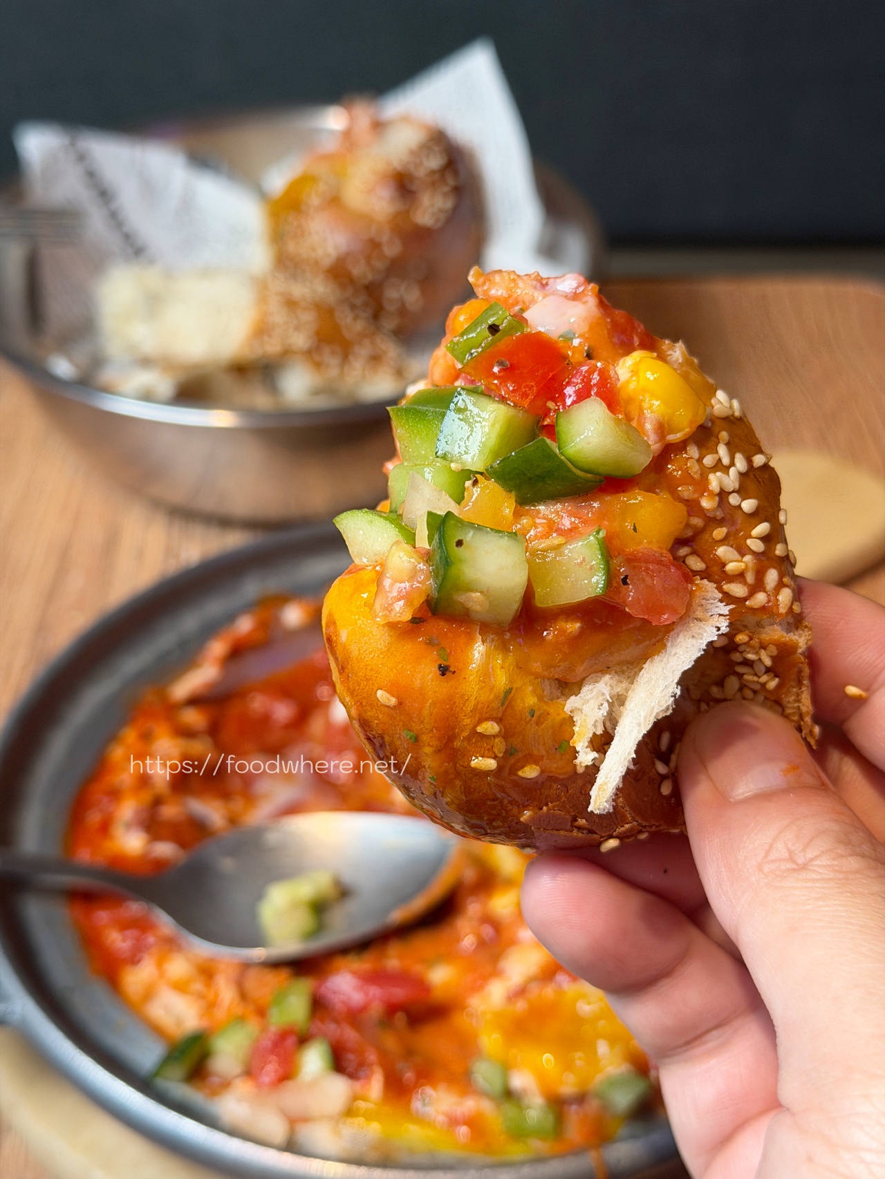 (有放菜單)瑞豐夜市附近異國料理!難得的以色列料理《LORACORLO》鷹嘴豆泥、番茄燉蛋 @高雄美食底對 (有放菜單)瑞豐夜市附近異國料理!難得的以色列料理《LORACORLO》鷹嘴豆泥、番茄燉蛋 @高雄美食底對