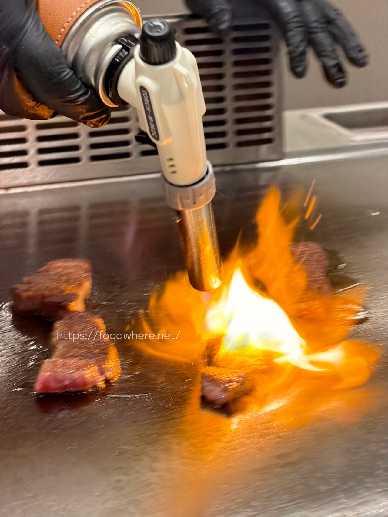 義享天地美食推薦《樂葵法式鐵板燒》日本A5和牛、活體鮑魚、龍蝦、生蠔十道菜只要$1650，秋季彩色開箱，高雄最超值法式鐵板饗宴 @高雄美食底對