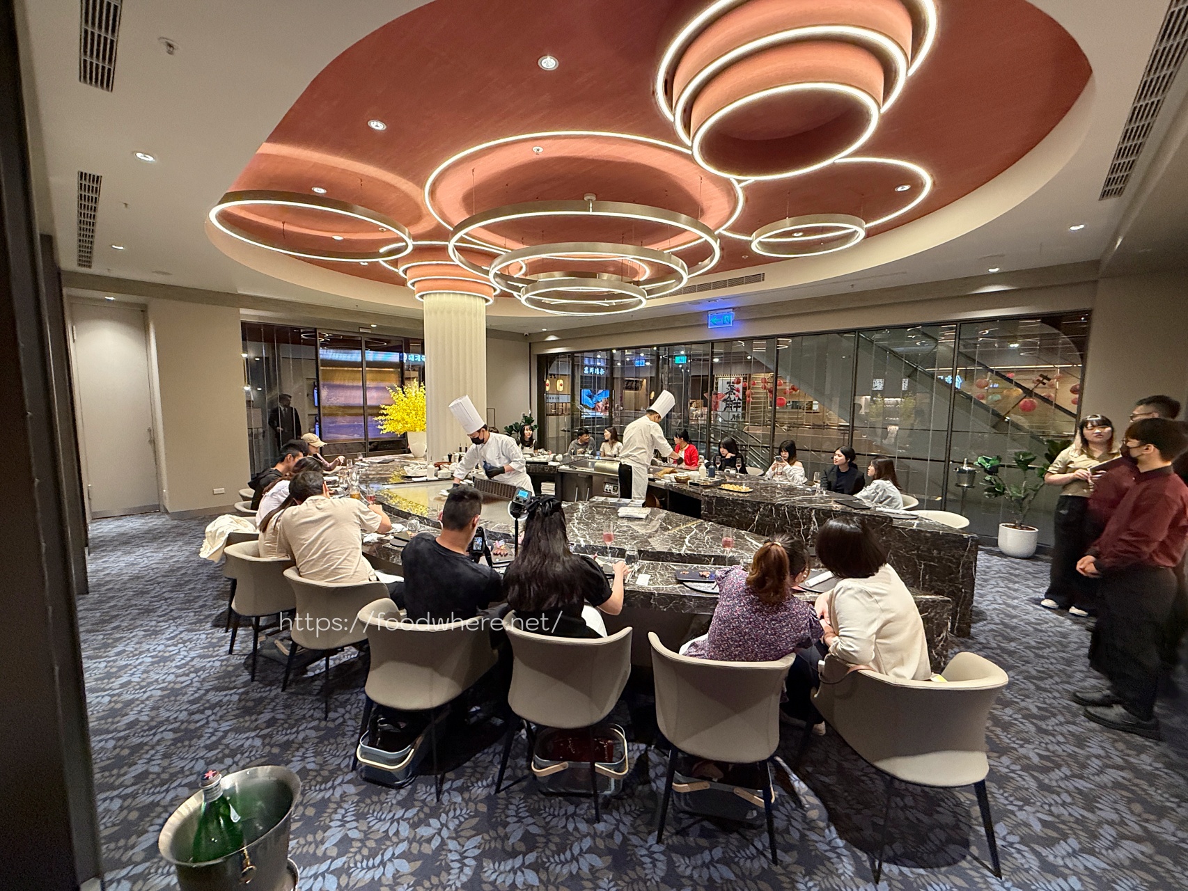 義享天地美食推薦《樂葵法式鐵板燒》日本A5和牛、活體鮑魚、龍蝦、生蠔十道菜只要$1650，秋季彩色開箱，高雄最超值法式鐵板饗宴 @高雄美食底對