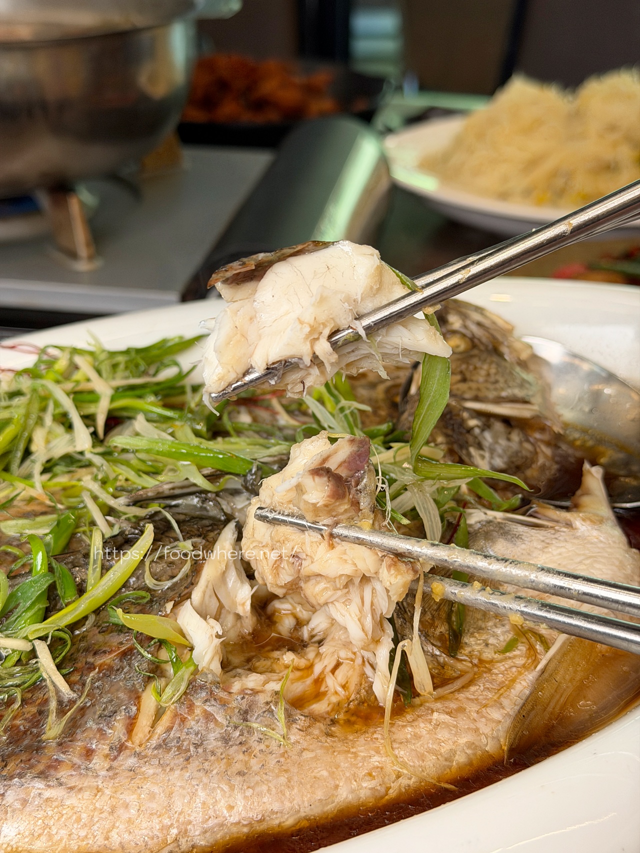 （有放菜單）高雄大社美食《霖園土雞城》觀音山下的人氣土雞城！烏骨鹽焗雞、豆乳雞、拔絲地瓜超驚豔 @高雄美食底對