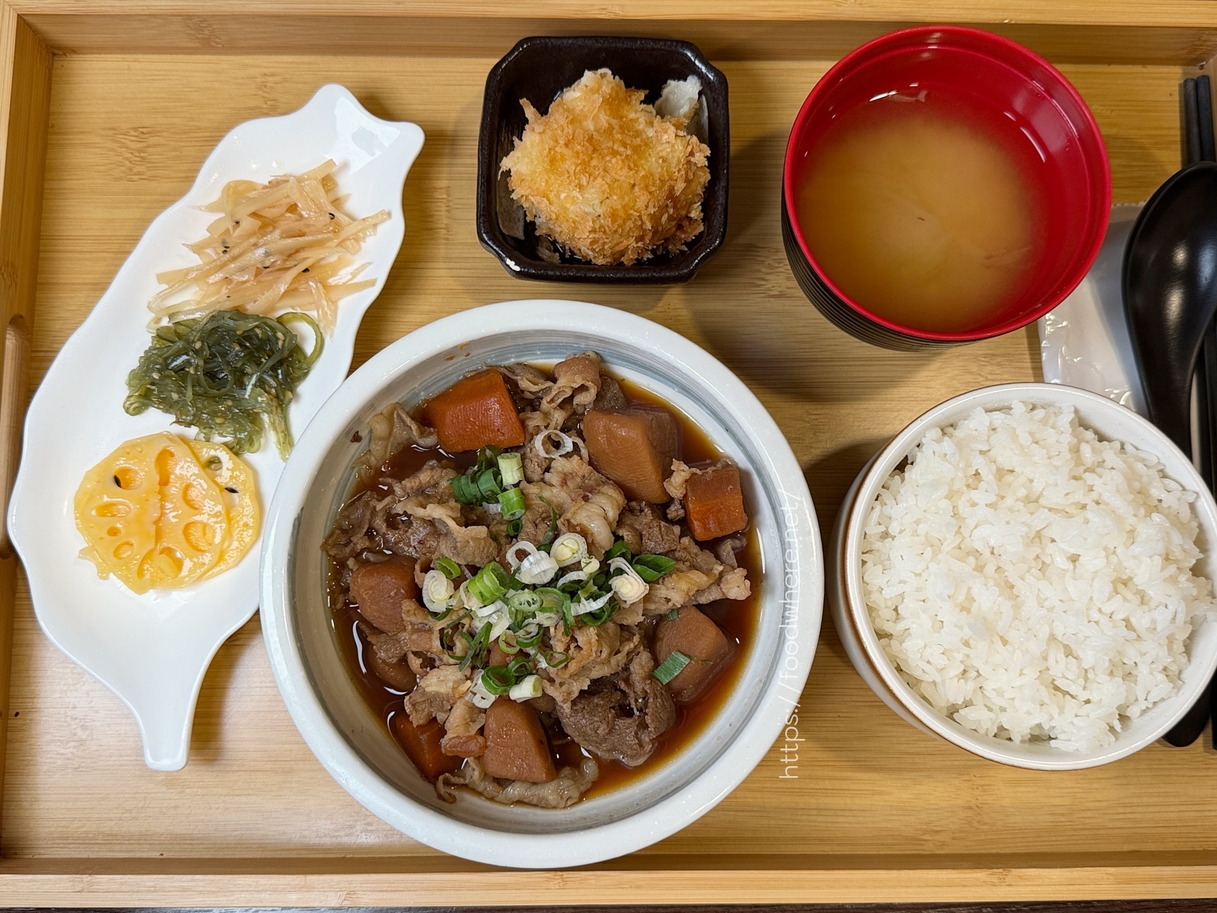 【高雄楠梓】四目食堂｜唐揚雞太犯規！220元定食還附雙甜點的高CP值日式小食堂 @高雄美食底對