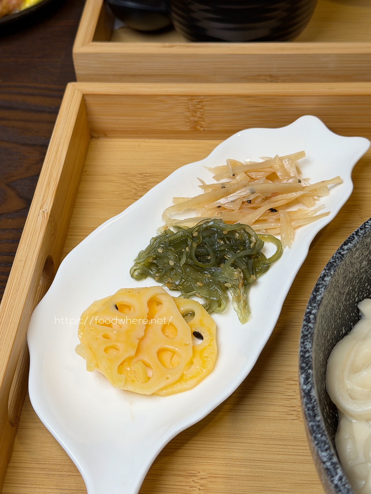 【高雄楠梓】四目食堂｜唐揚雞太犯規！220元定食還附雙甜點的高CP值日式小食堂 @高雄美食底對