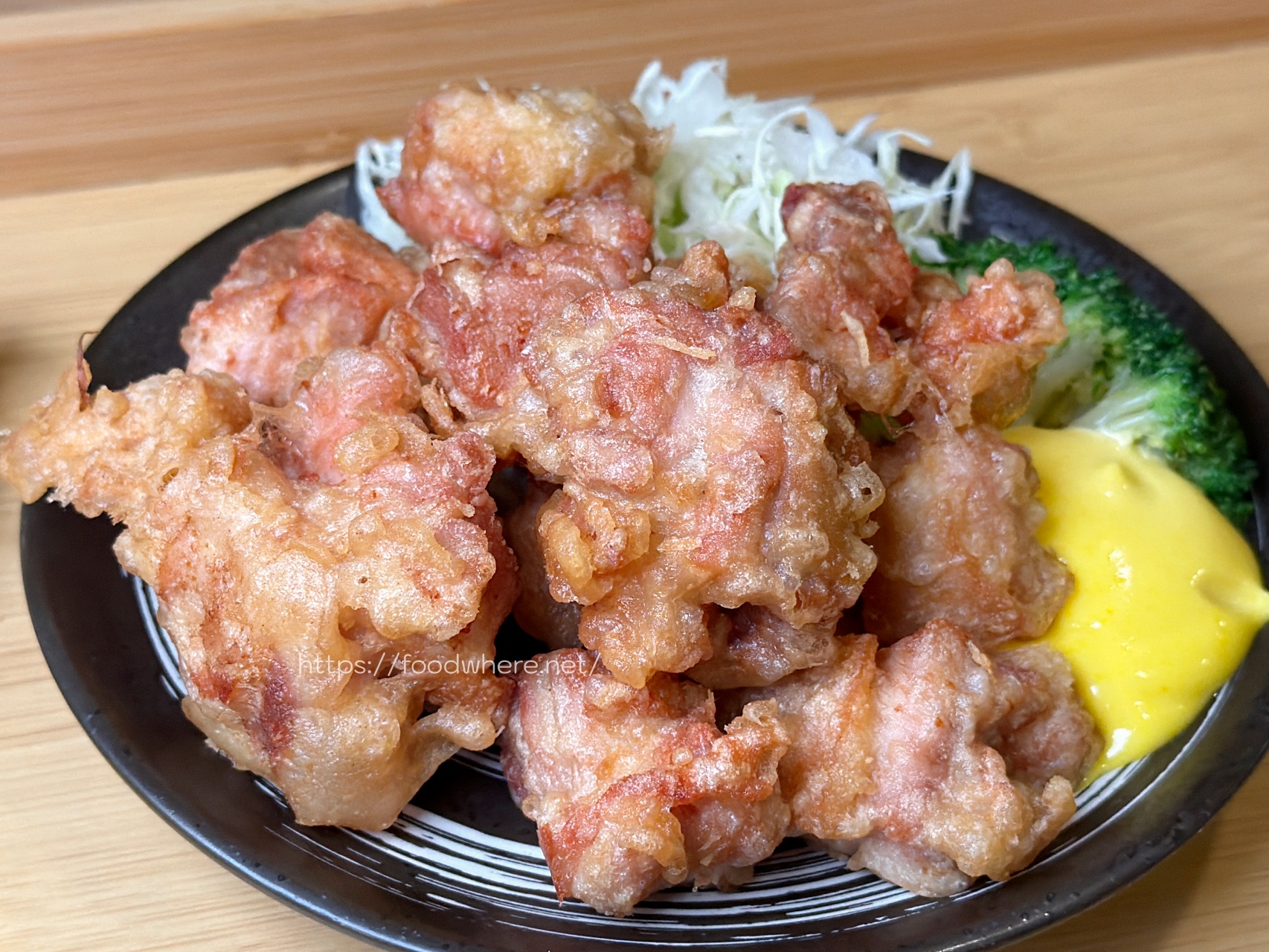 【高雄楠梓】四目食堂｜唐揚雞太犯規！220元定食還附雙甜點的高CP值日式小食堂 @高雄美食底對