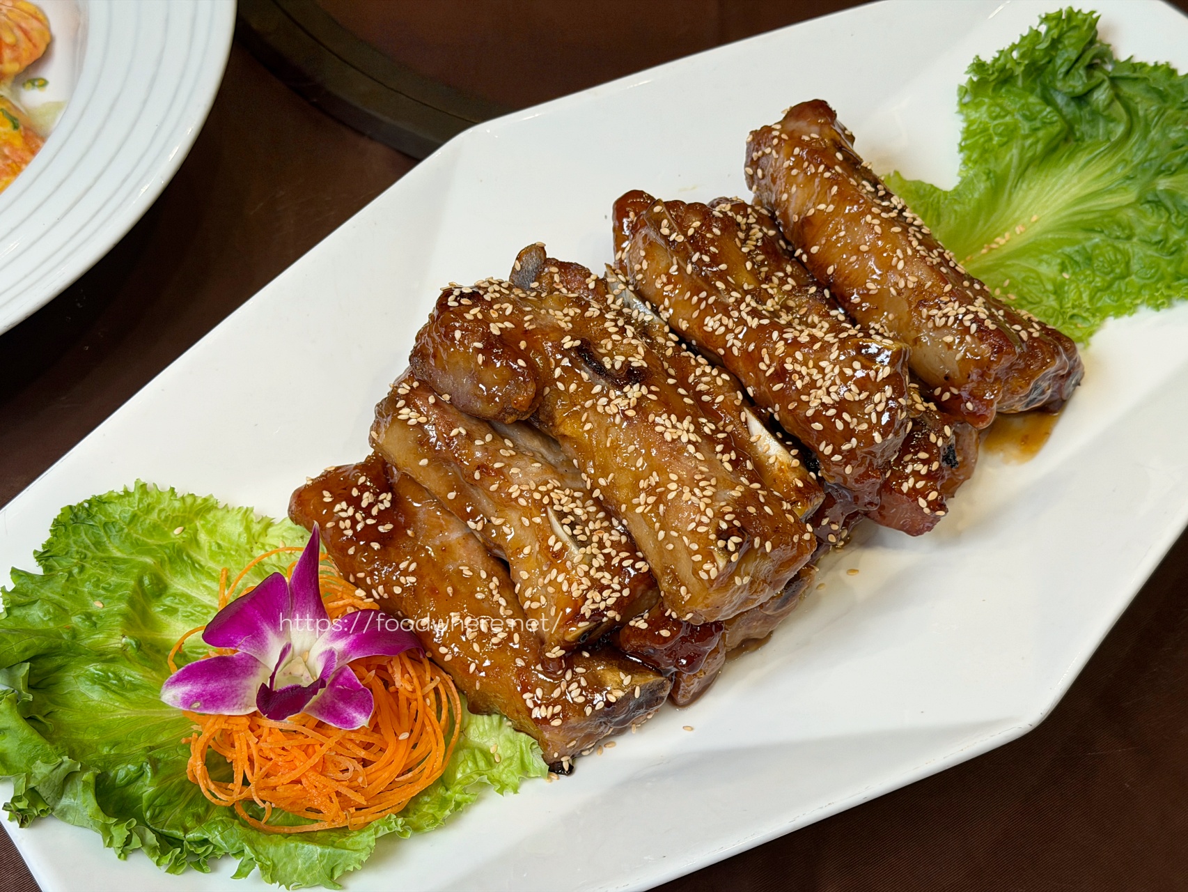 連吃三年高雄外帶年菜！《富苑》萬元不到外帶年菜，經典照燒豬肋排強勢回歸，10人份八道菜CP值爆棚！ @高雄美食底對