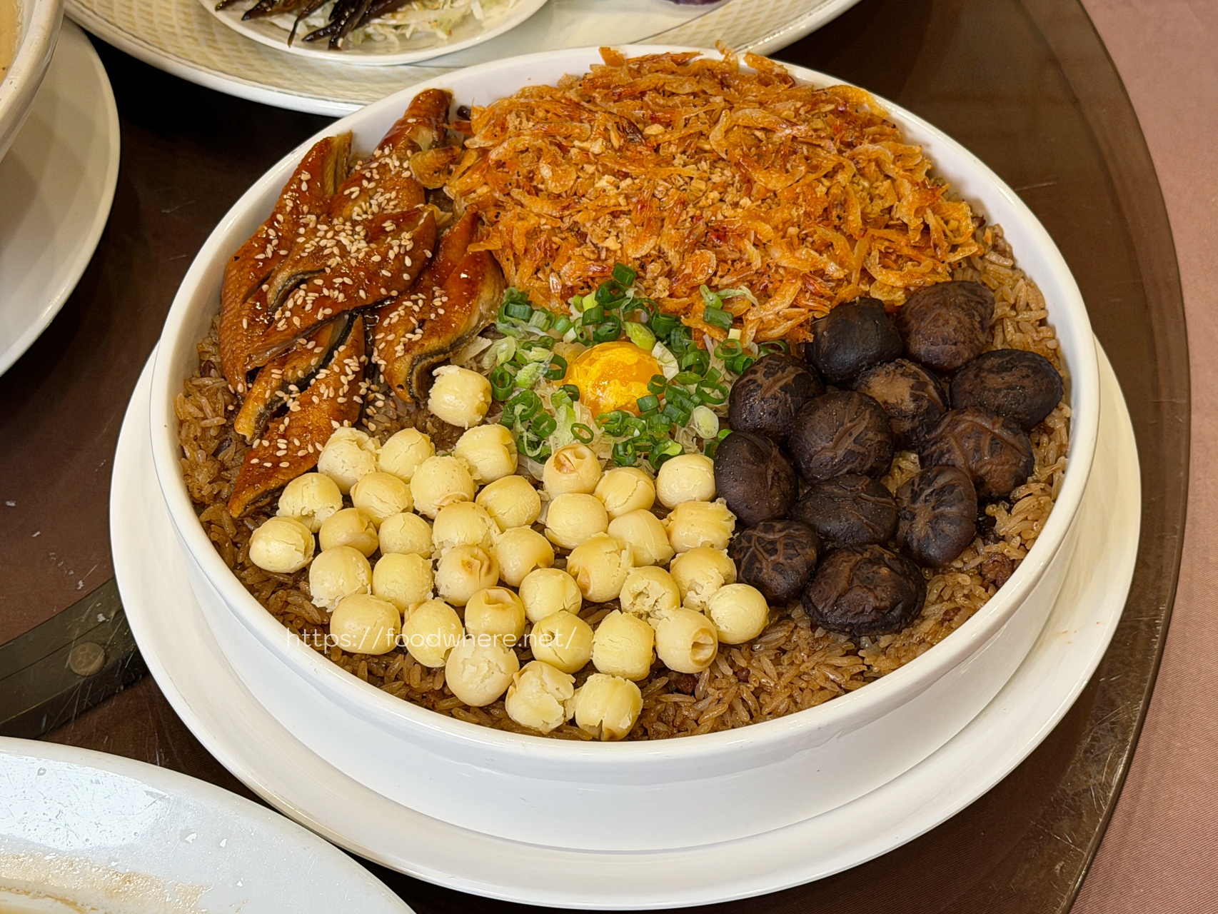 連吃三年高雄外帶年菜！《富苑》萬元不到外帶年菜，經典照燒豬肋排強勢回歸，10人份八道菜CP值爆棚！ @高雄美食底對