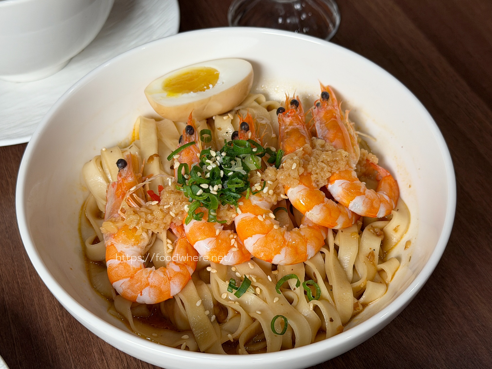 老潮派台灣麵食館（文龍東店）｜高雄鳳山必吃蒜蝦拌麵、炙燒龍蝦蟹膏拌麵（有菜單） @高雄美食底對