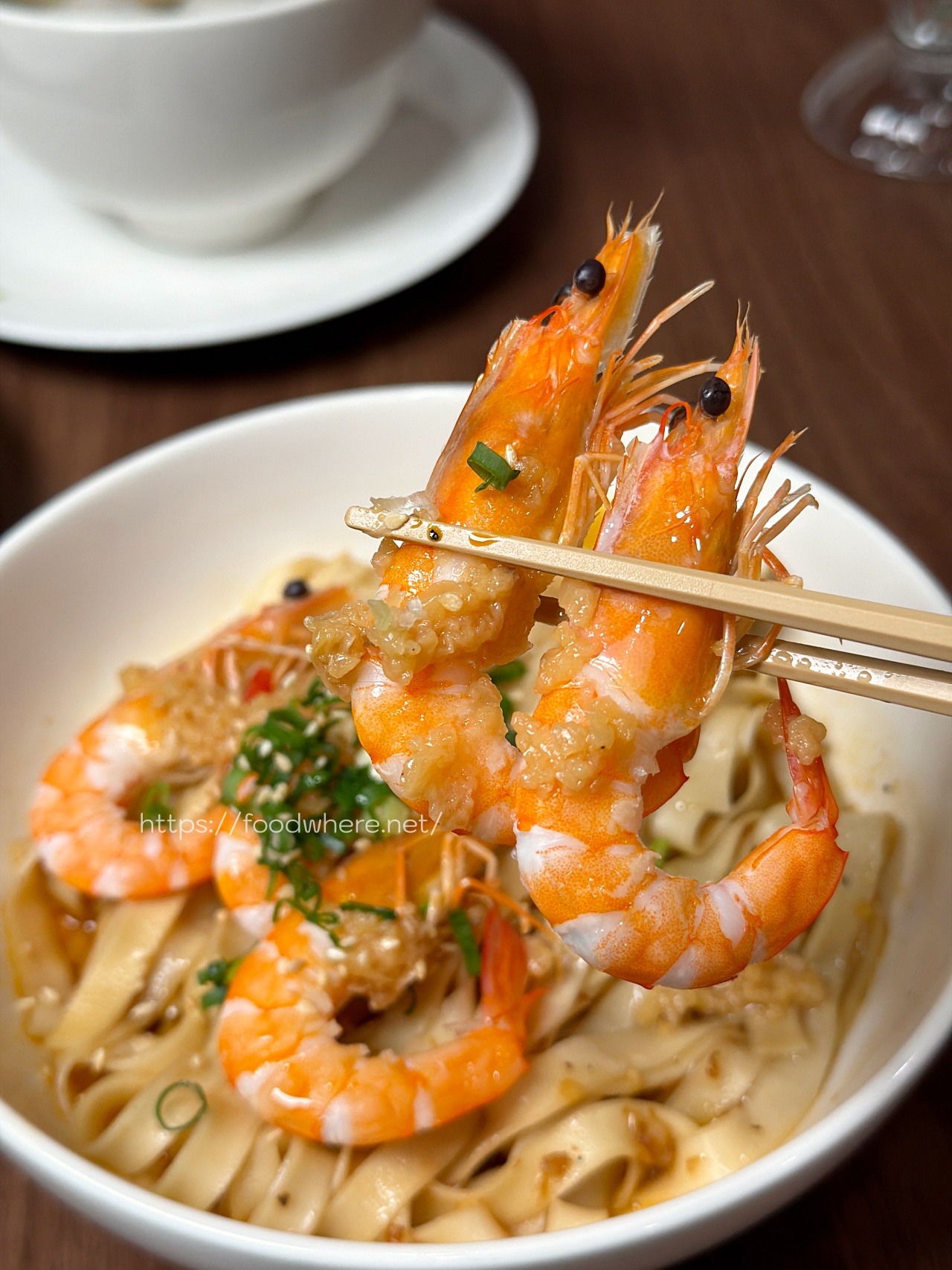老潮派台灣麵食館（文龍東店）｜高雄鳳山必吃蒜蝦拌麵、炙燒龍蝦蟹膏拌麵（有菜單） @高雄美食底對