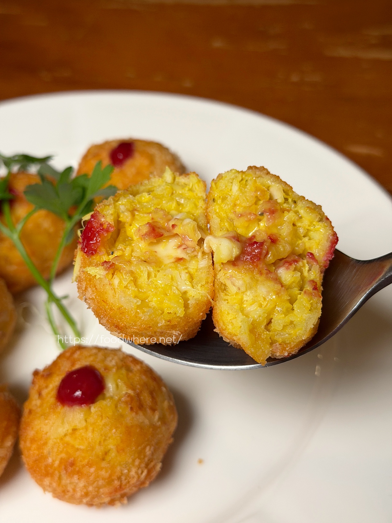 高雄《小酌 FEWdrink》從晚餐到宵夜都能吃到超強餐點的餐酒館 @高雄美食底對 高雄《小酌 FEWdrink》從晚餐到宵夜都能吃到超強餐點的餐酒館 @高雄美食底對