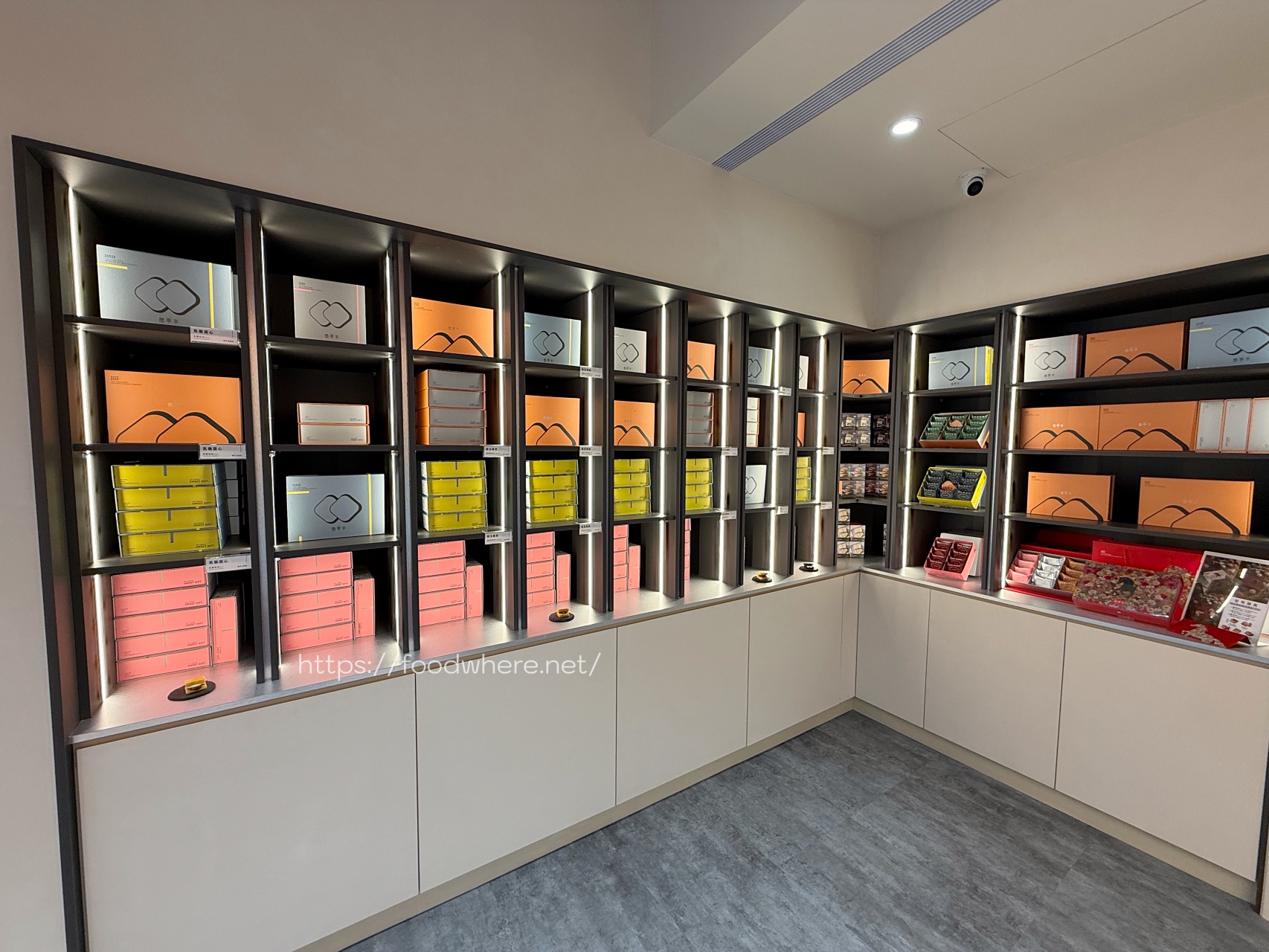 高雄伴手禮盒推薦《簡單李體驗店》人氣奶油夾心餅 × 現烤試吃真的超大方！馬年限定禮盒開箱｜ @高雄美食底對