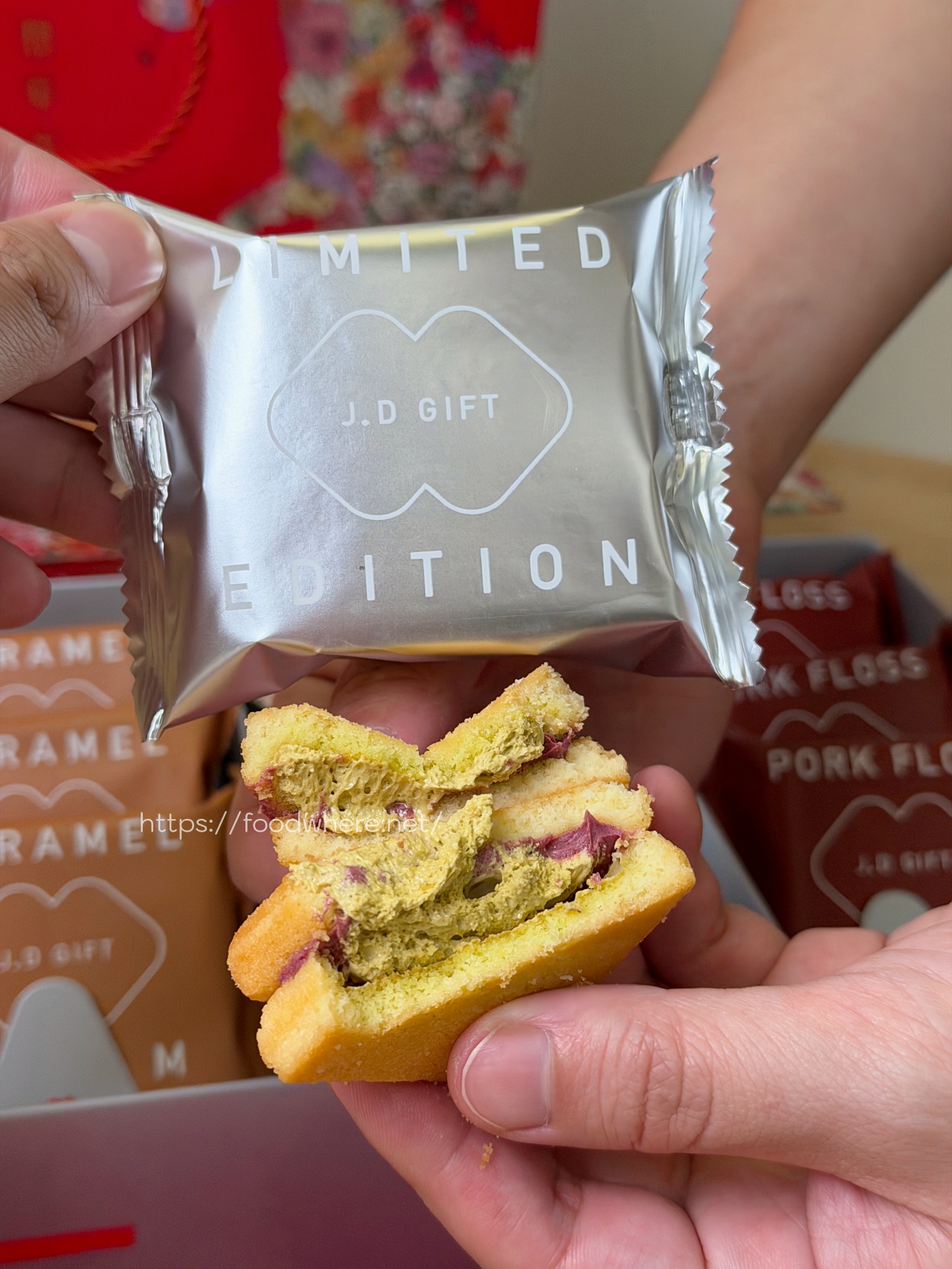 高雄伴手禮盒推薦《簡單李體驗店》人氣奶油夾心餅 × 現烤試吃真的超大方！馬年限定禮盒開箱｜ @高雄美食底對