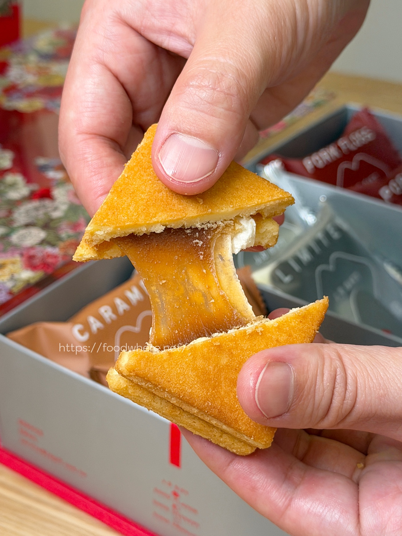 高雄伴手禮盒推薦《簡單李體驗店》人氣奶油夾心餅 × 現烤試吃真的超大方！馬年限定禮盒開箱｜ @高雄美食底對