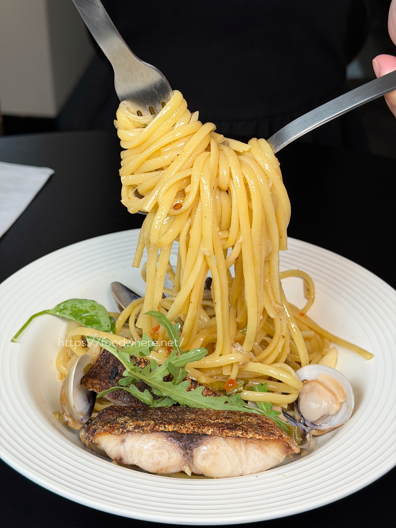 高雄美食鹽埕老屋裡的海洋饗宴《Cococina Bistro》從水產到餐酒館的極致鮮味創意 @高雄美食底對