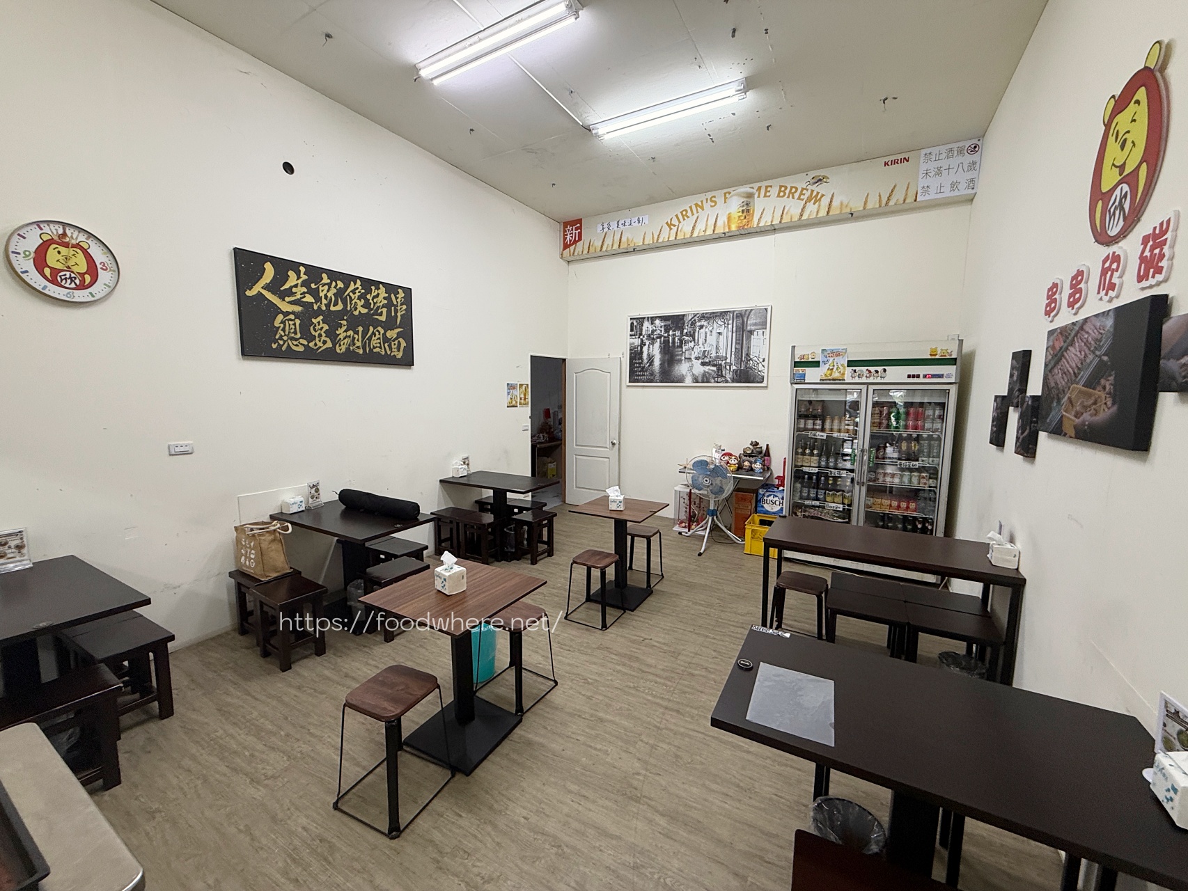 下班後的救贖！楠梓超佛心《串串欣碳烤》排隊也甘願，溫體雞肉串、甜鹹烤粉香到流口水！ @高雄美食底對