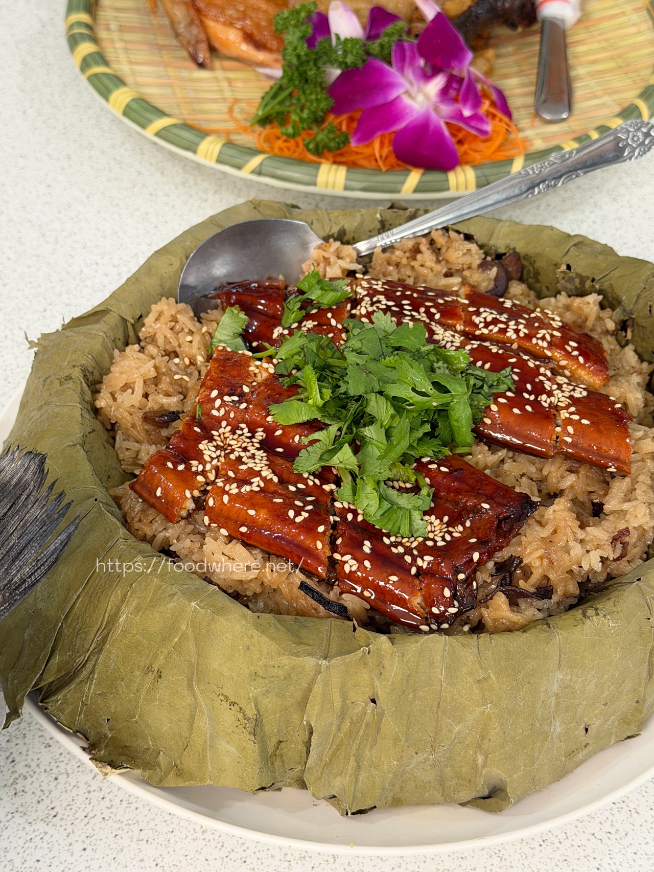 高雄美食《綠野山莊》不只土雞超厲害！酥脆招牌雞、浮誇魚翅羹、隱藏版鰻片米糕，大社觀音山下人氣土雞城 @高雄美食底對