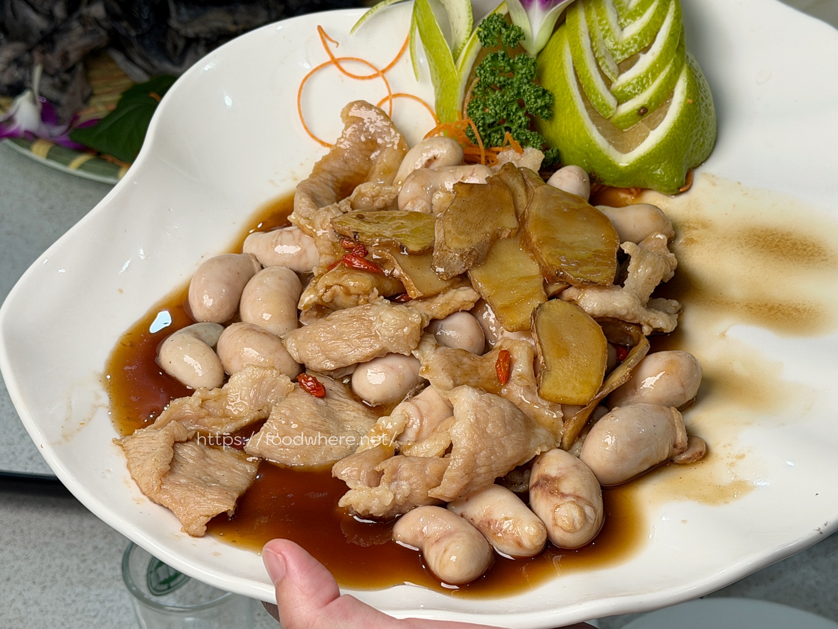 高雄美食《綠野山莊》不只土雞超厲害!酥脆招牌雞、浮誇魚翅羹、隱藏版鰻片米糕,大社觀音山下人氣土雞城 @高雄美食底對 高雄美食《綠野山莊》不只土雞超厲害!酥脆招牌雞、浮誇魚翅羹、隱藏版鰻片米糕,大社觀音山下人氣土雞城 @高雄美食底對